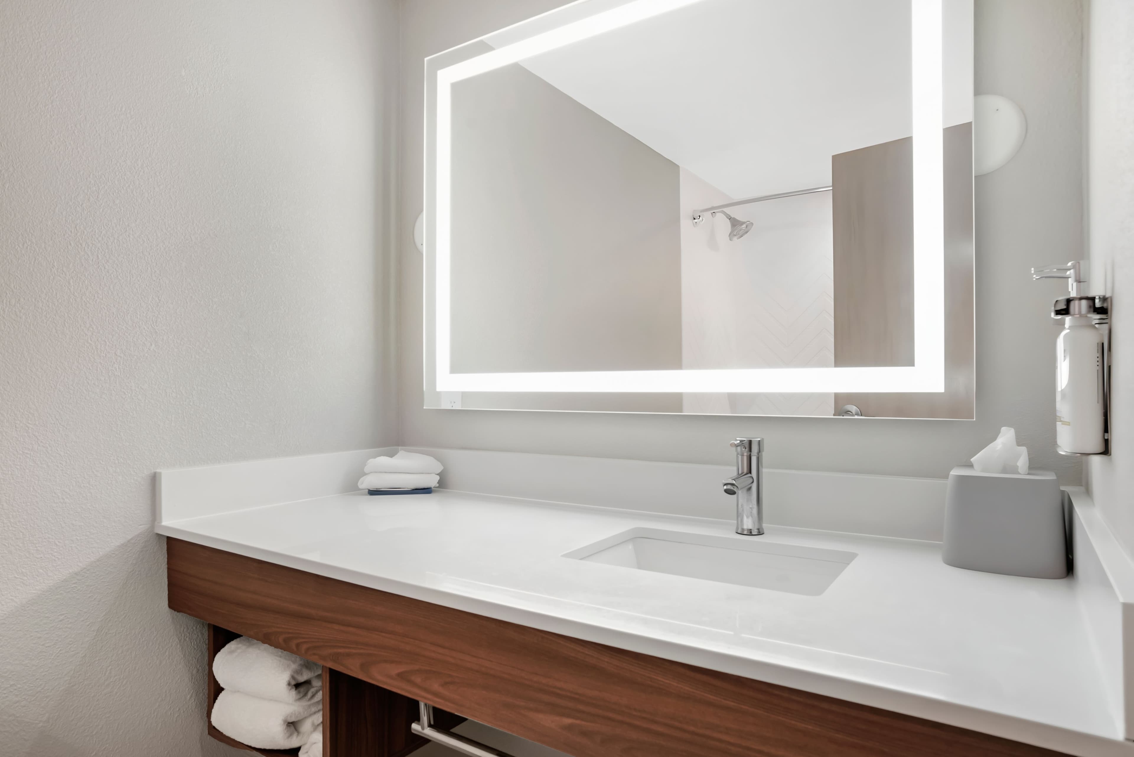 Holiday Inn Express Fairhope-Point Clear — 18