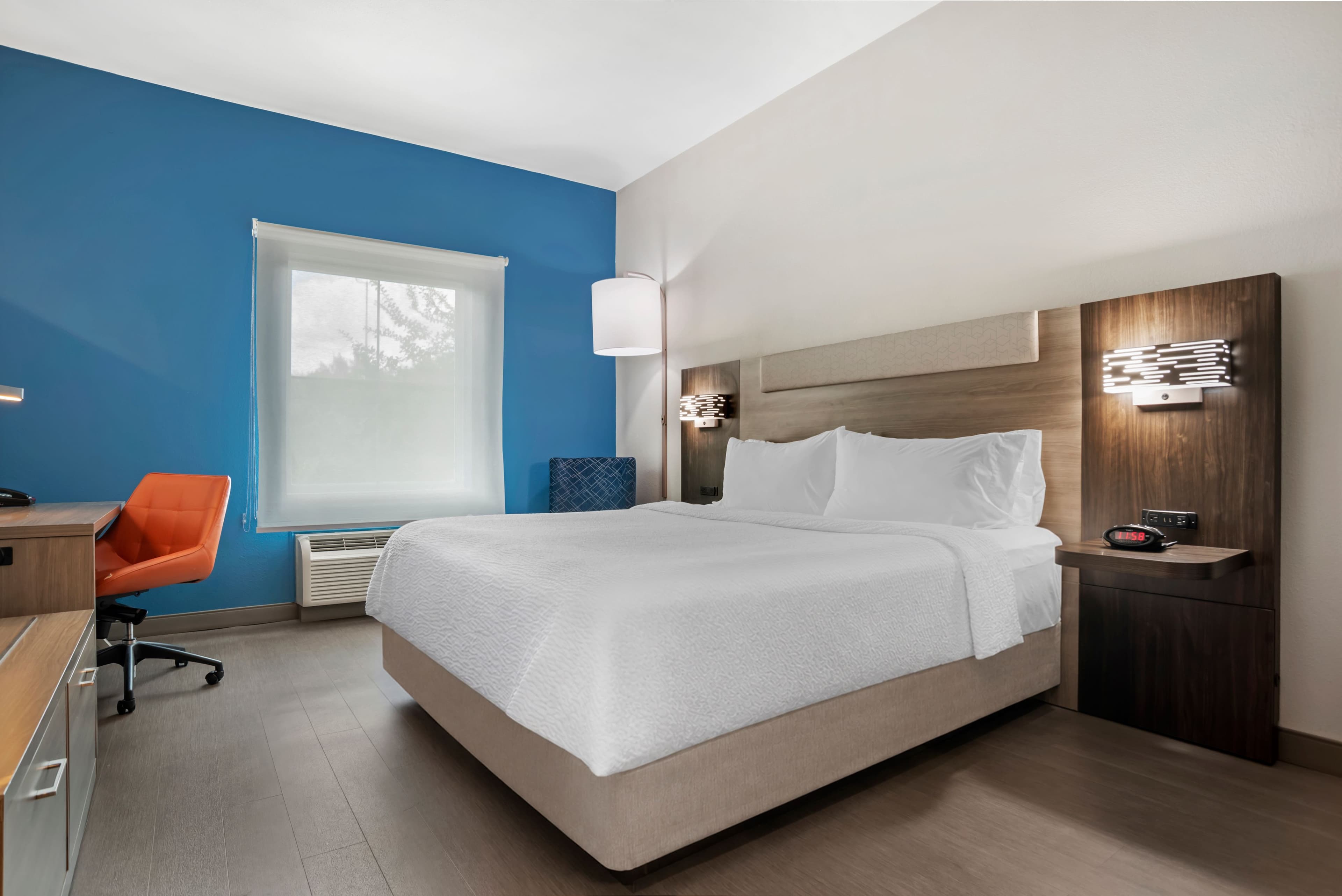 Holiday Inn Express Fairhope-Point Clear — 8