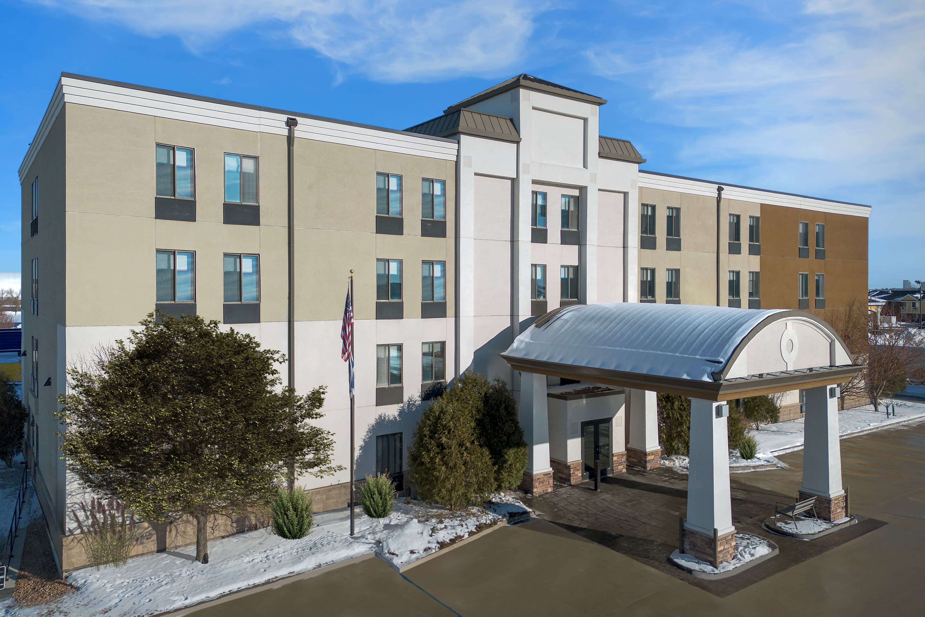 Holiday Inn Express Fargo-West Acres - Image 1