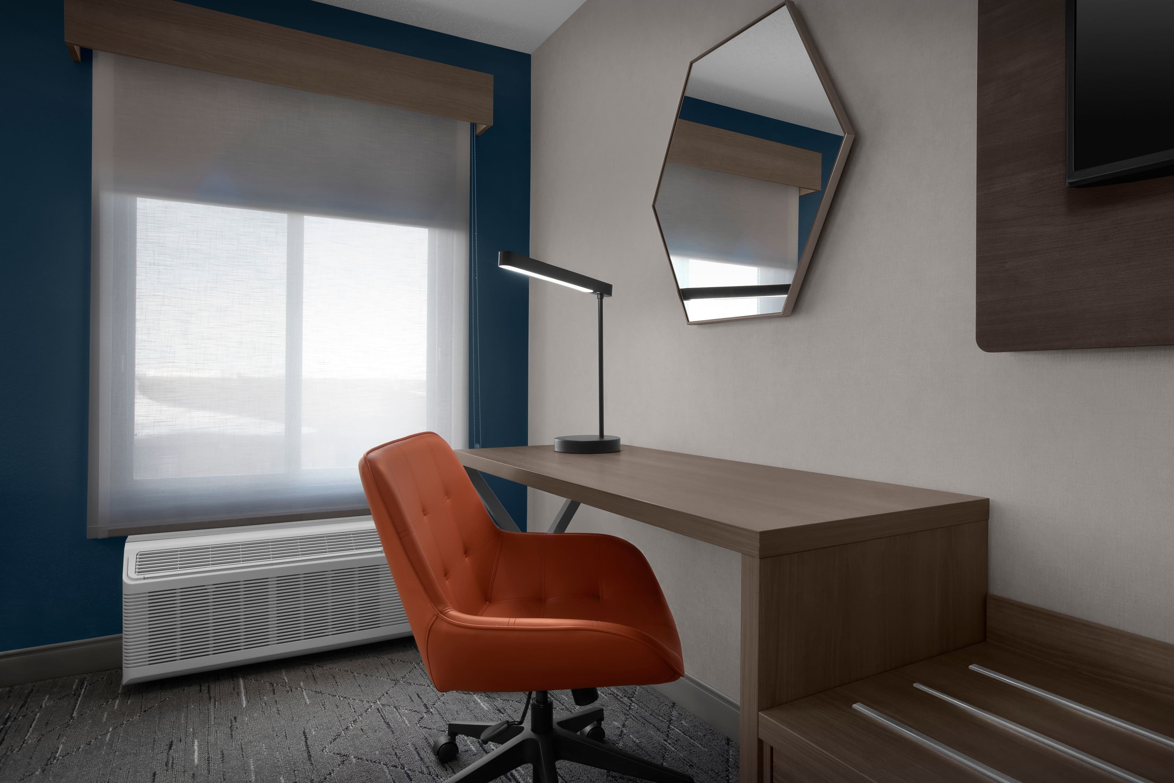 Holiday Inn Express Fargo-West Acres - Image 4