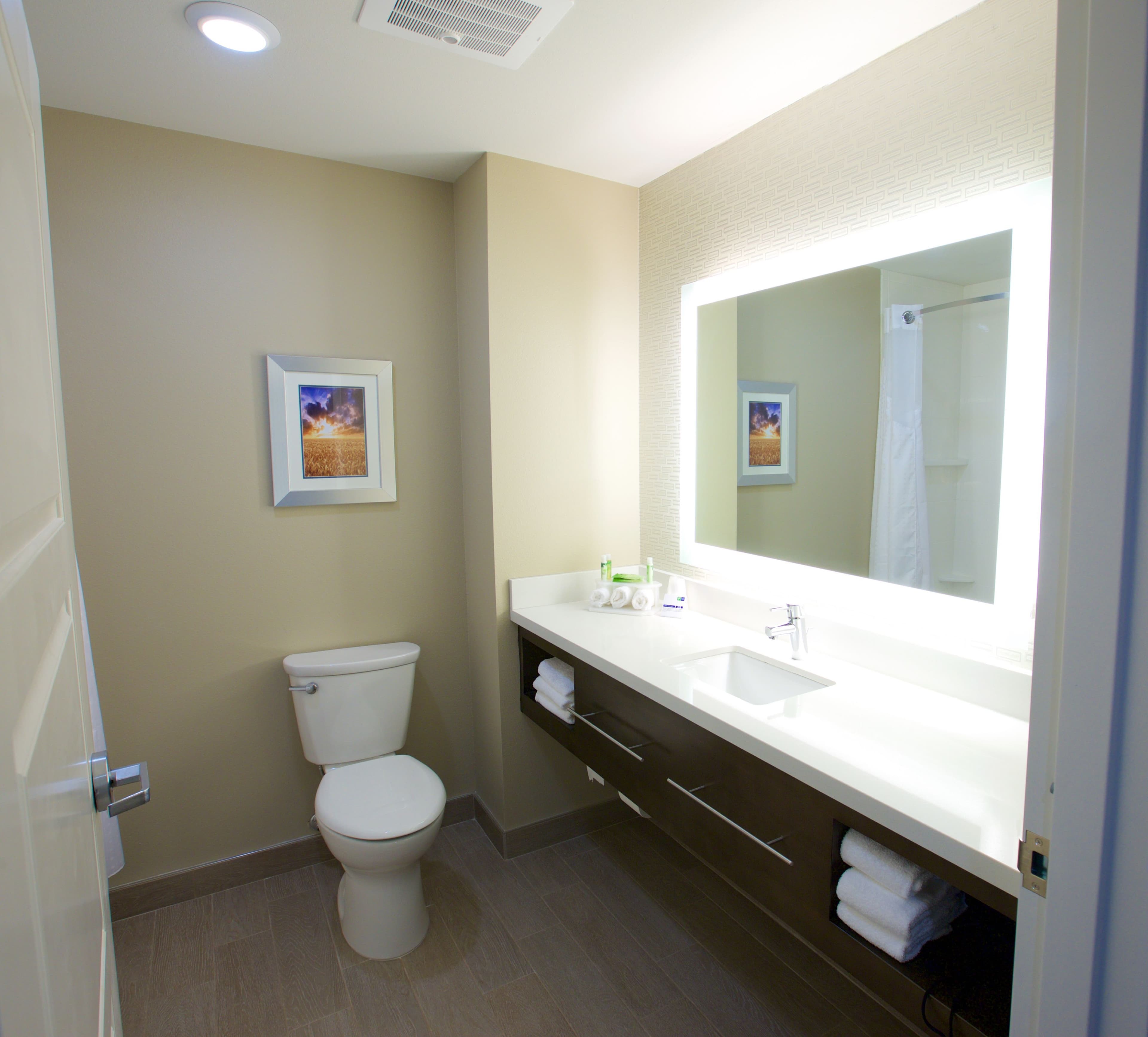 Holiday Inn Express Fargo SW - I-94 Medical Center — 27