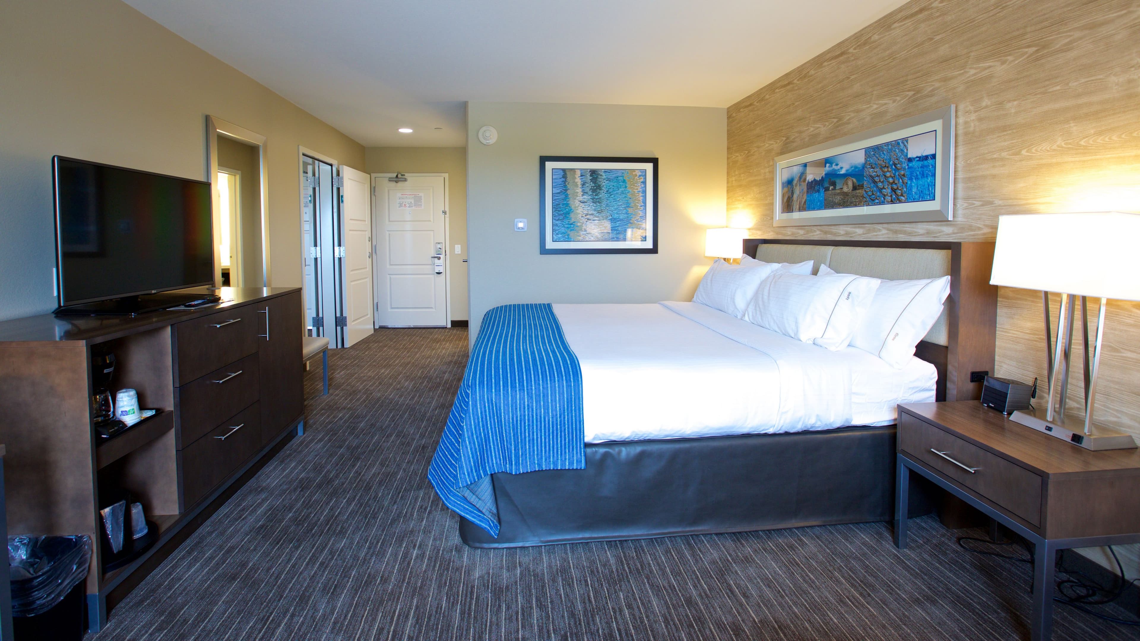Holiday Inn Express Fargo SW - I-94 Medical Center - Image 4