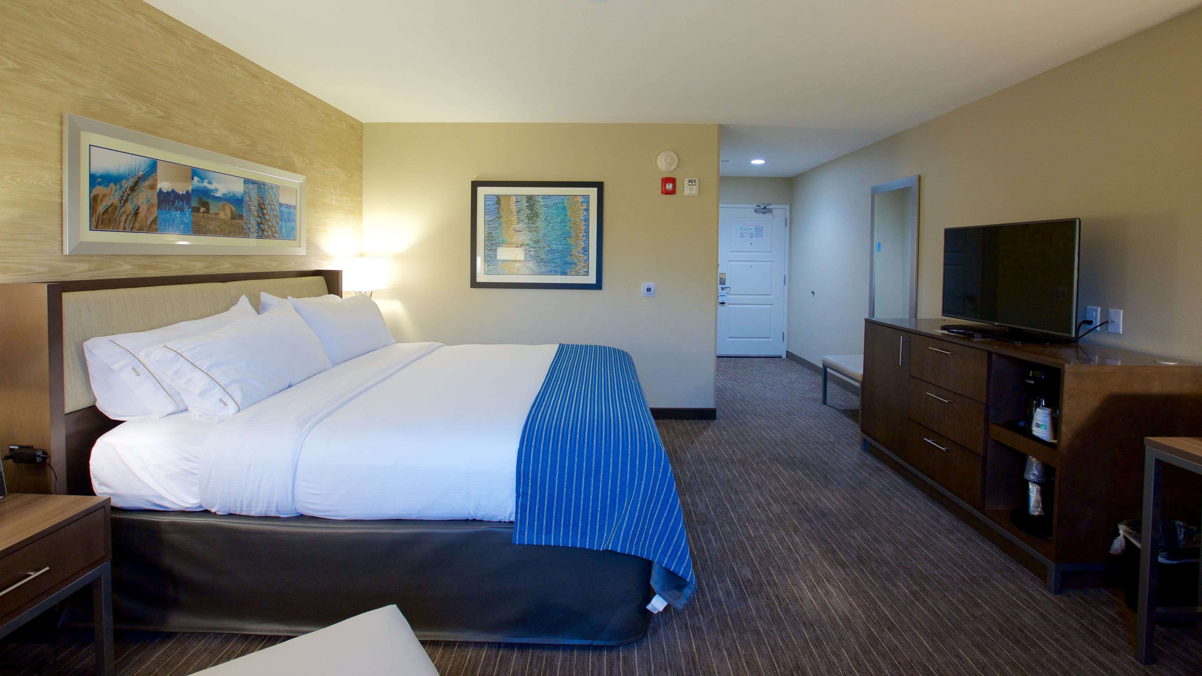 Holiday Inn Express Fargo SW - I-94 Medical Center — 10