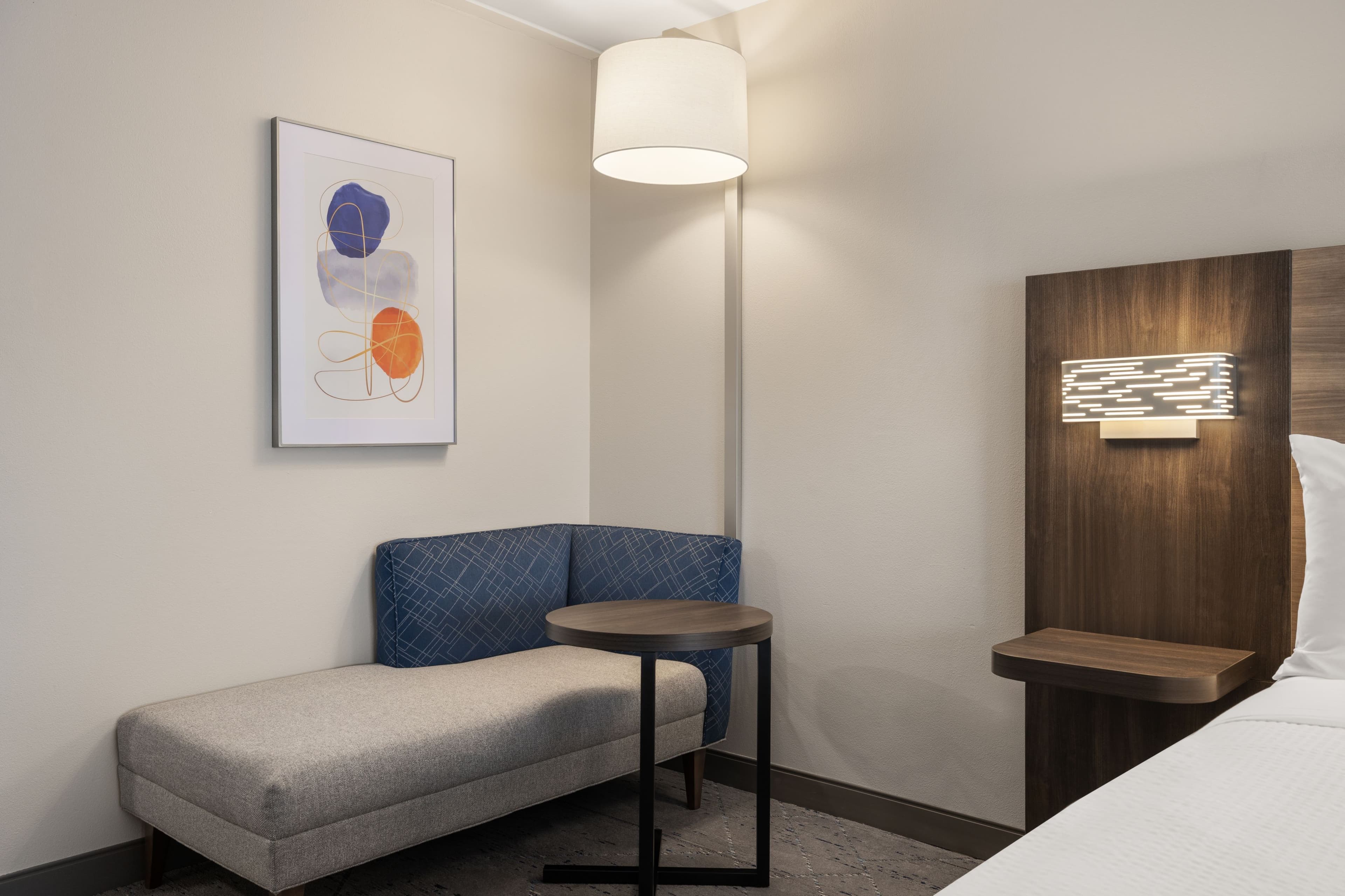 Holiday Inn Express Fayetteville - Fort Bragg - Image 4