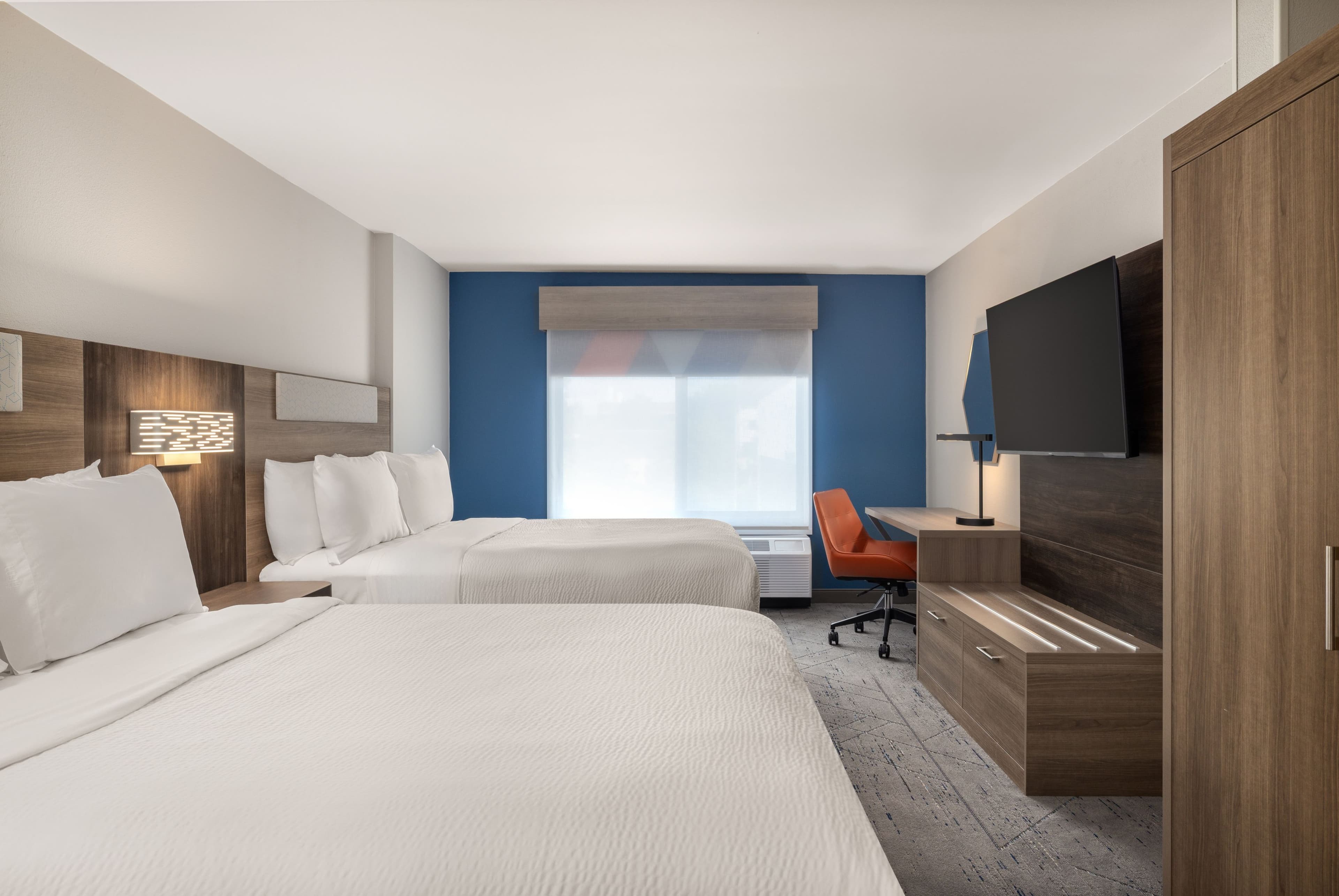 Holiday Inn Express Fayetteville - Fort Bragg - Image 3