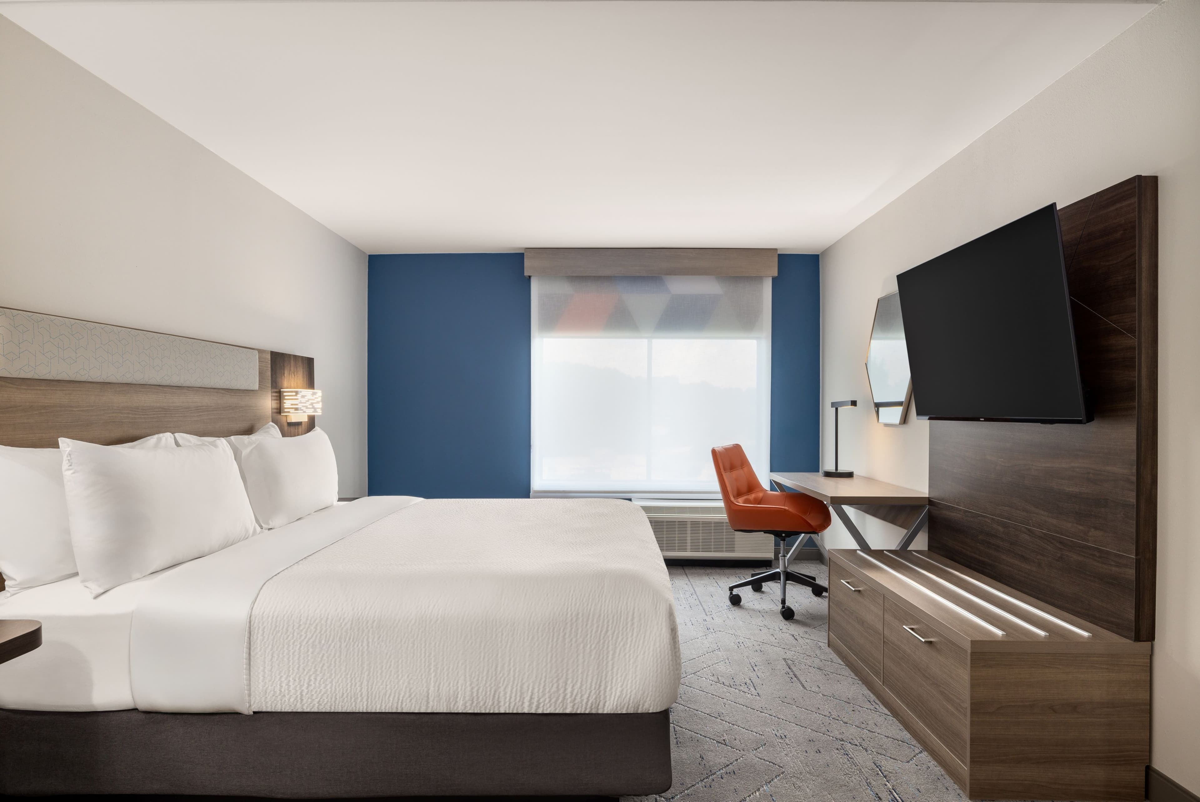 Holiday Inn Express Fayetteville - Fort Bragg — 15