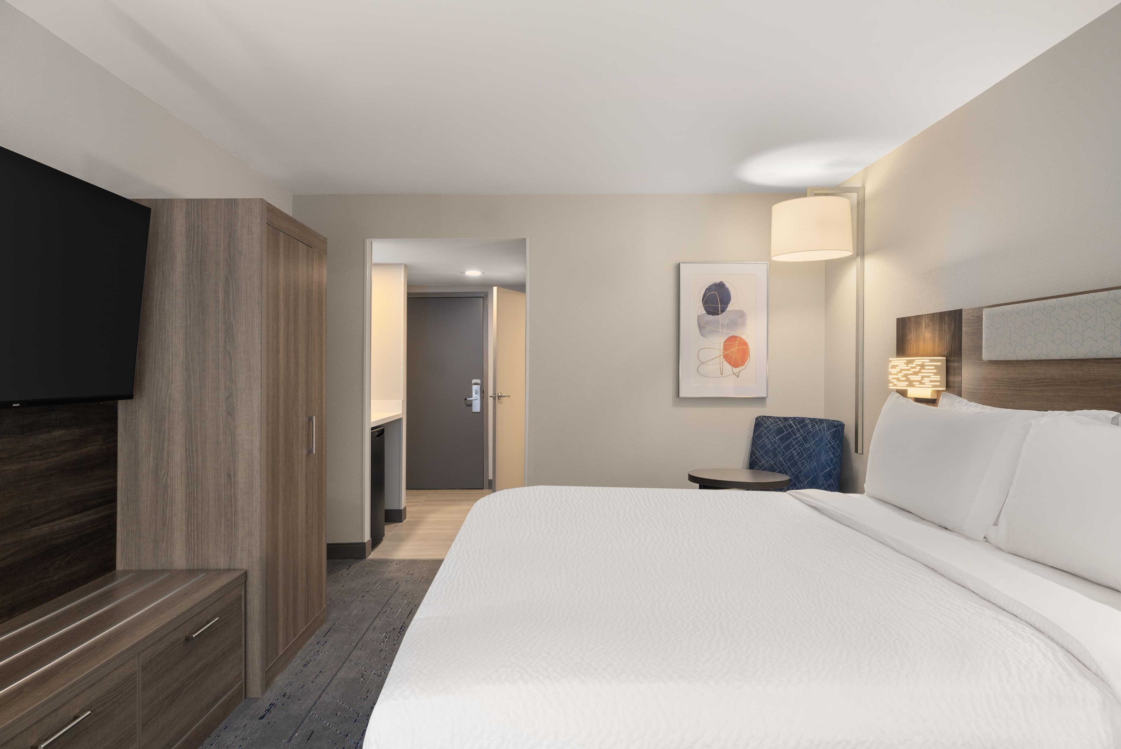 Holiday Inn Express Fayetteville - Fort Bragg — 12