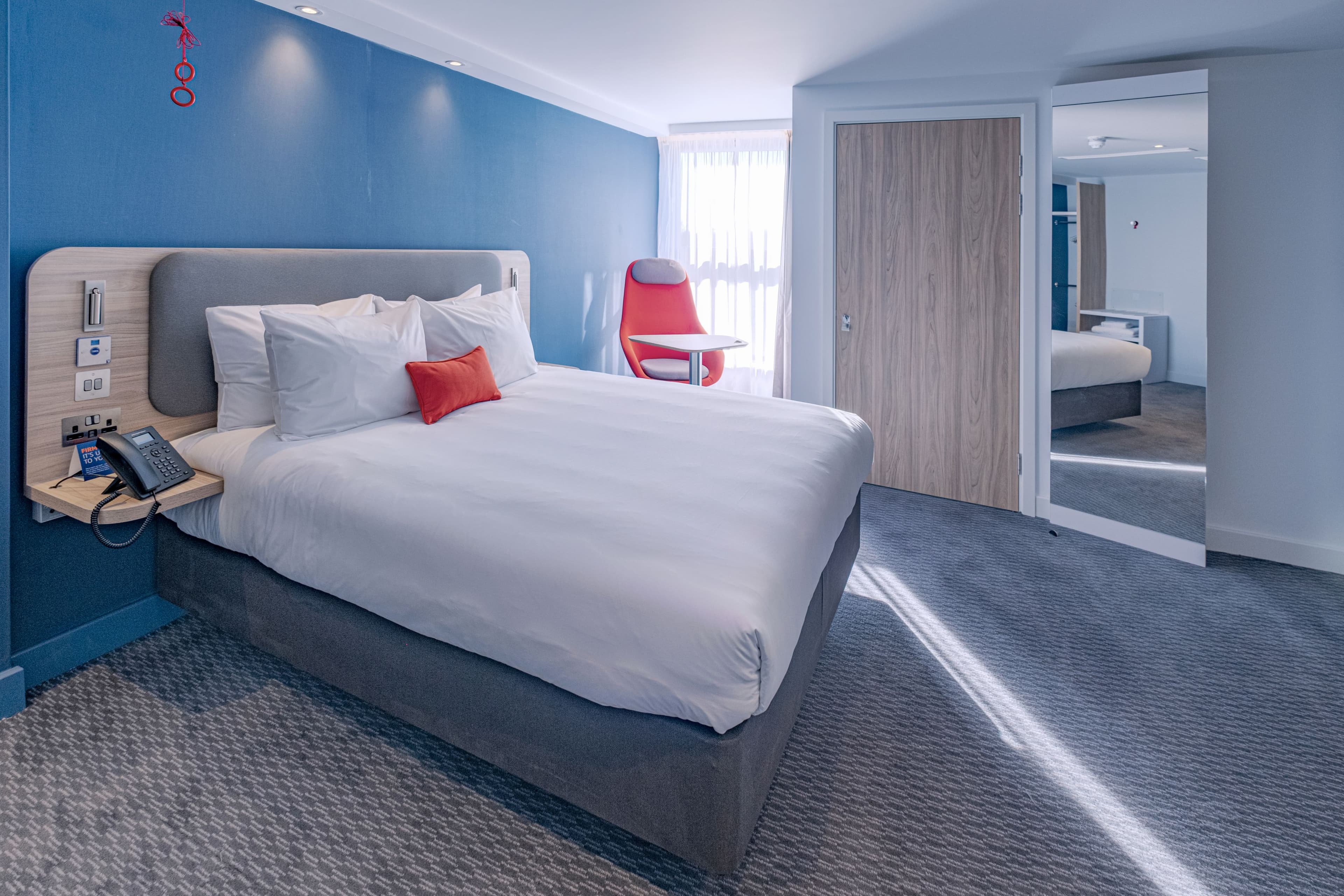 Holiday Inn Express Fleet - Image 4
