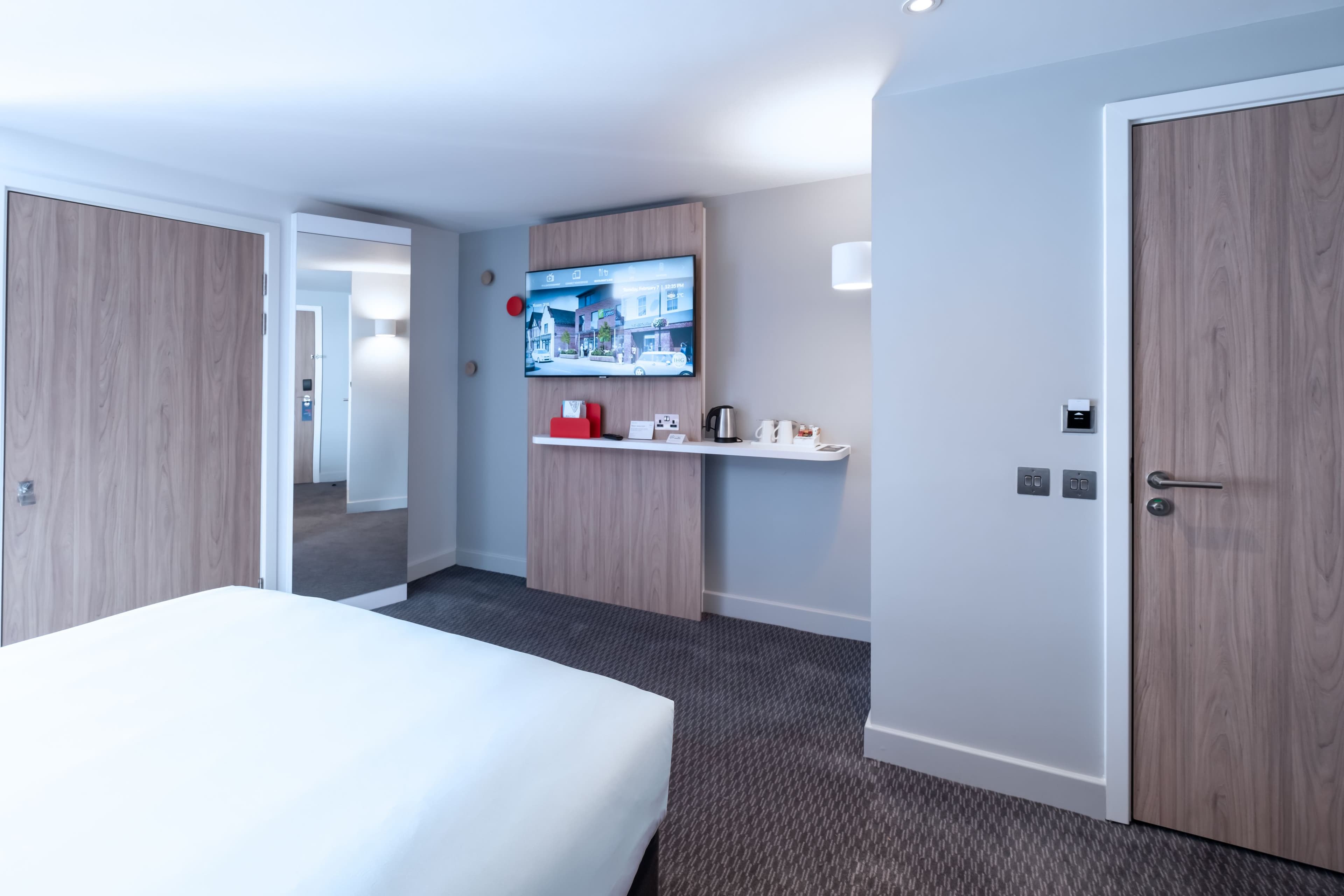 Holiday Inn Express Fleet - Image 5