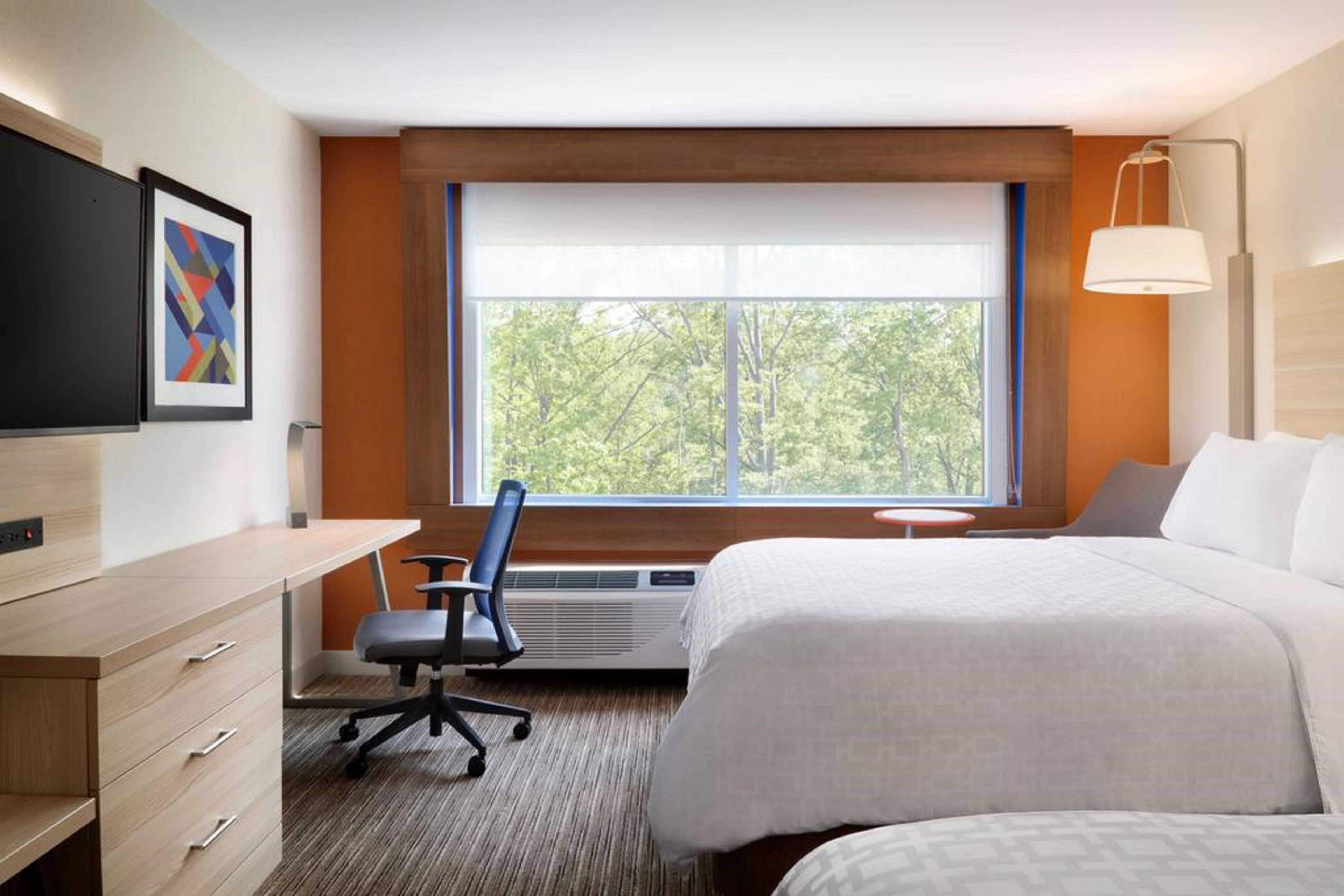Holiday Inn Express Flint-Campus Area — 18