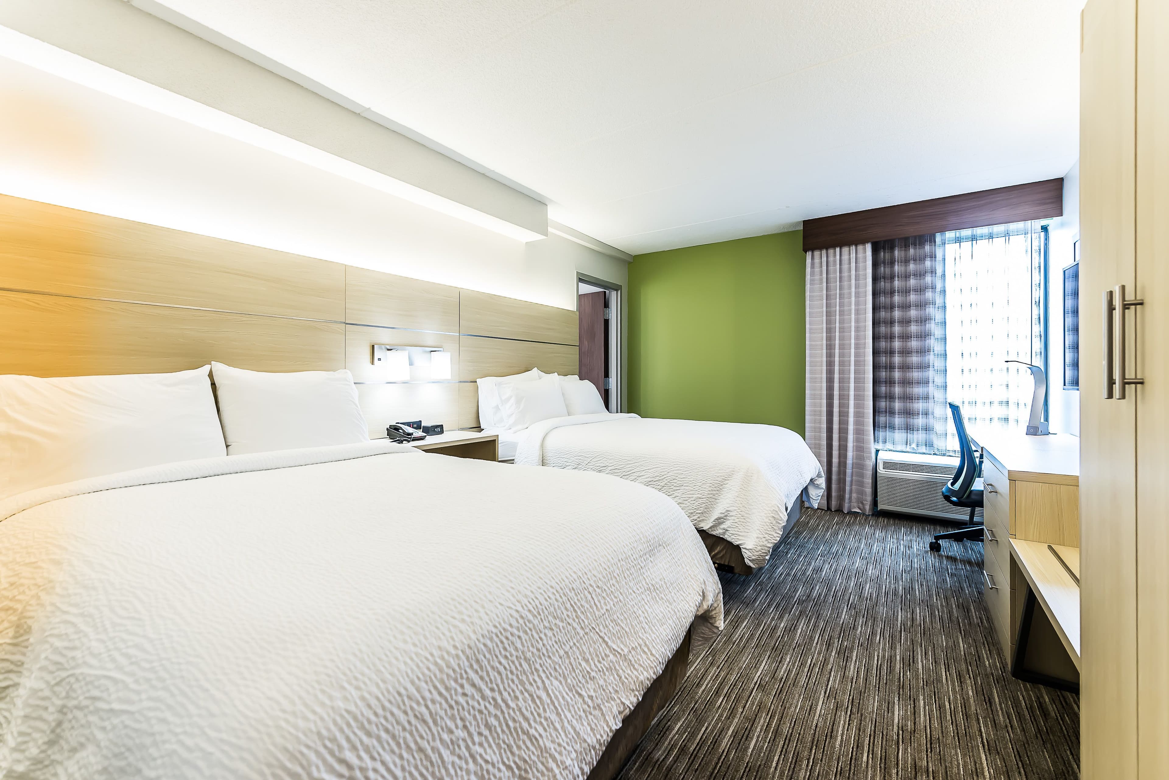 Holiday Inn Express Flint-Campus Area — 17