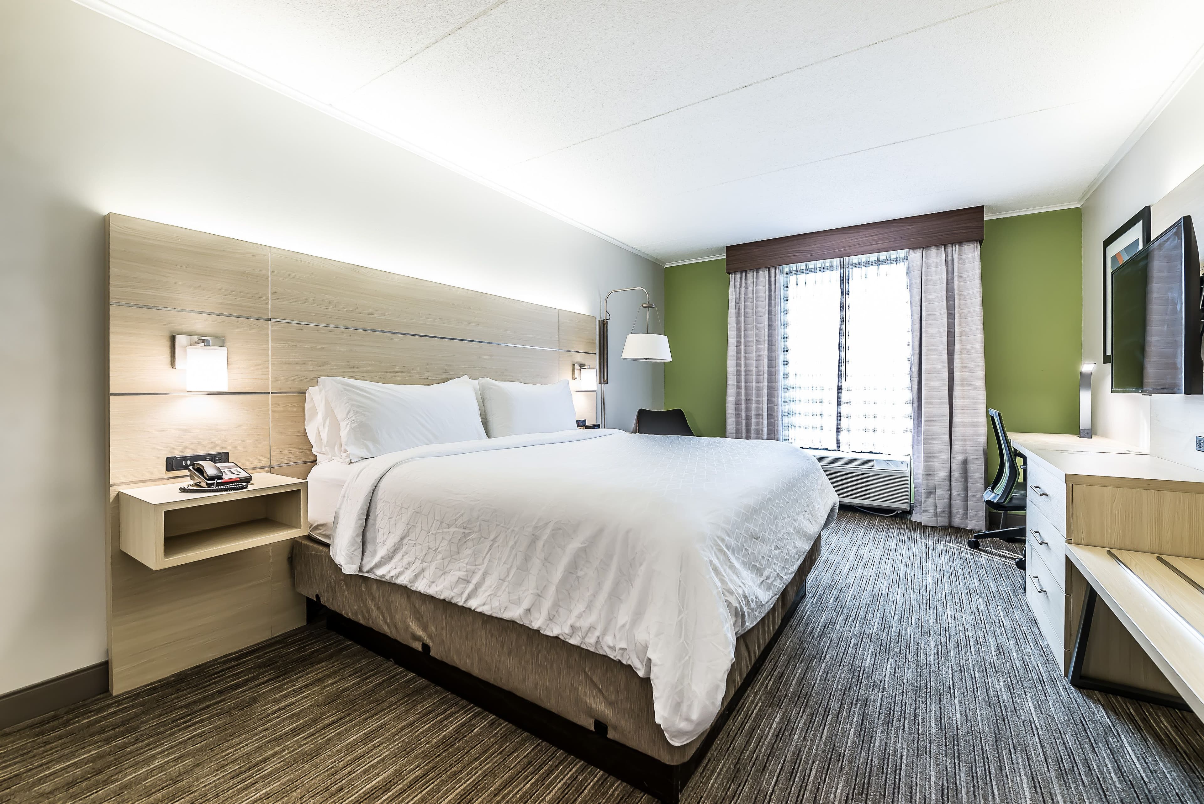 Holiday Inn Express Flint-Campus Area — 6