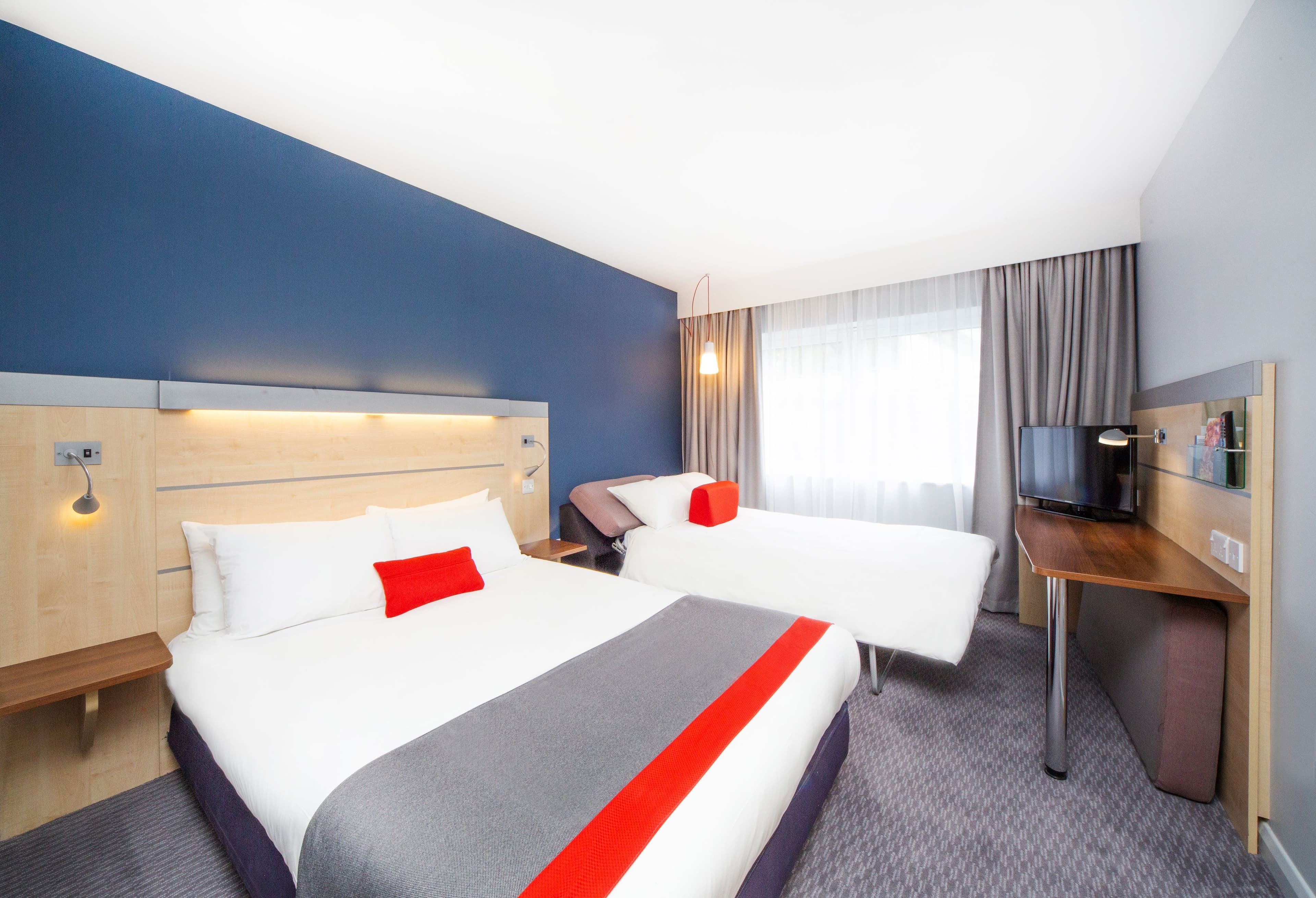 Holiday Inn Express Folkestone - Channel Tunnel - Image 4