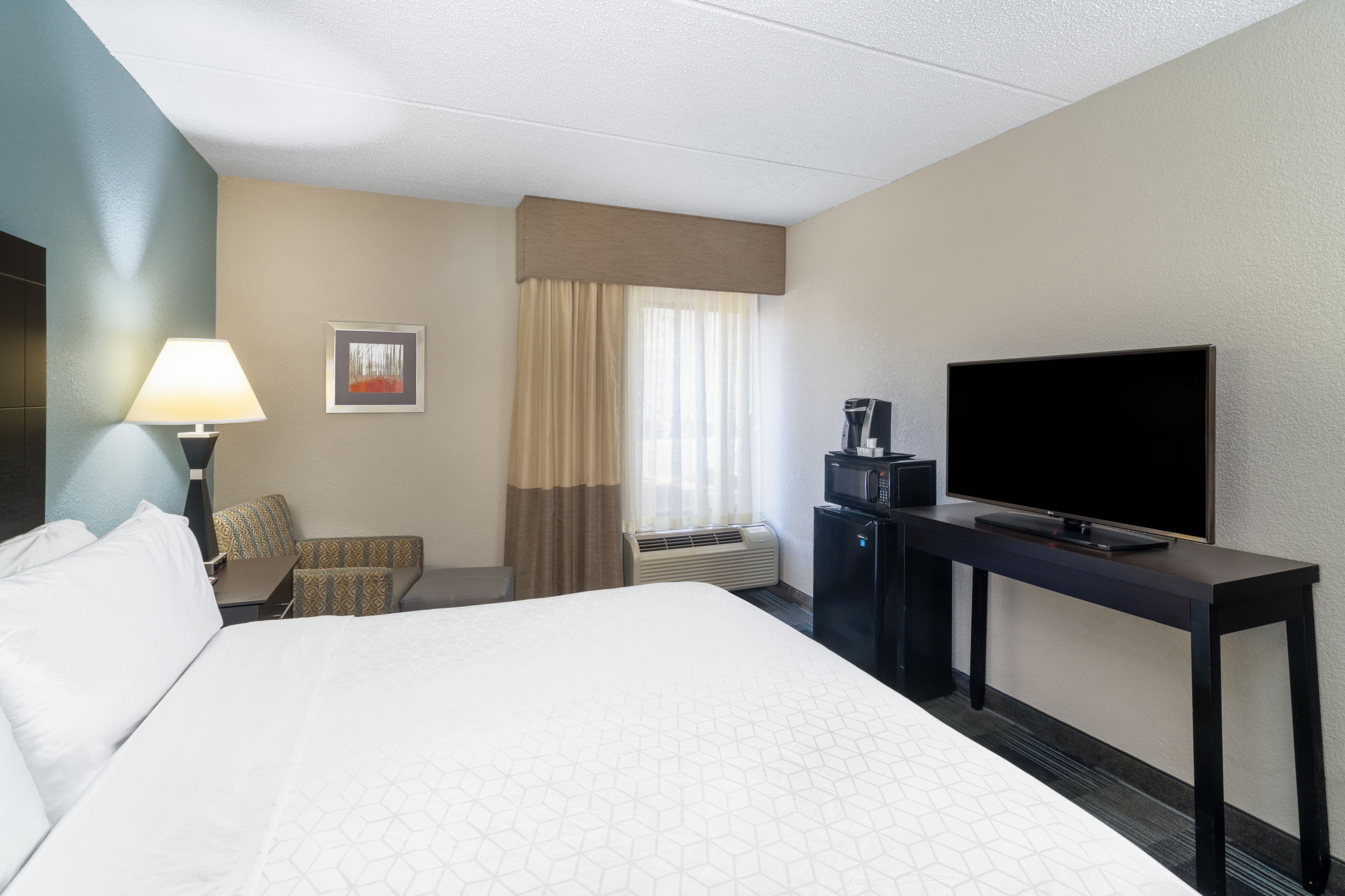 Holiday Inn Express Forsyth — 6