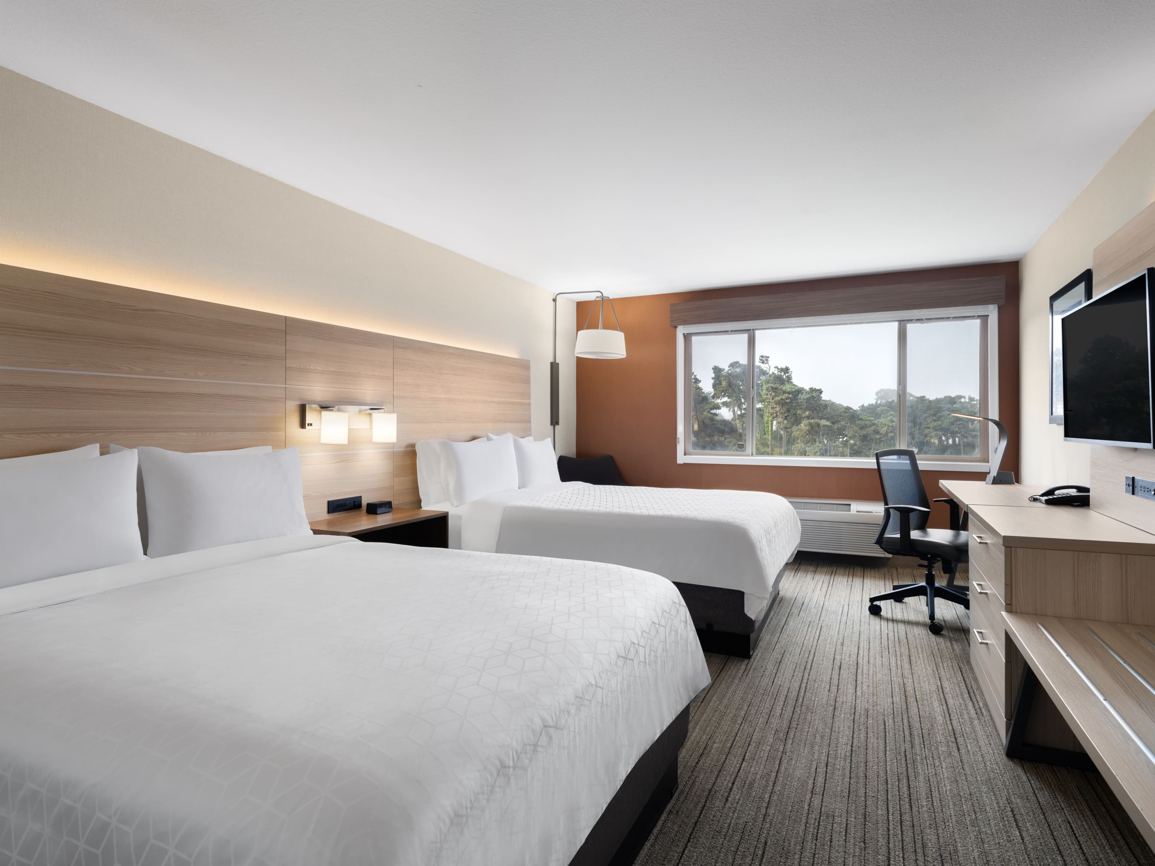 Holiday Inn Express Fort Bragg — 11