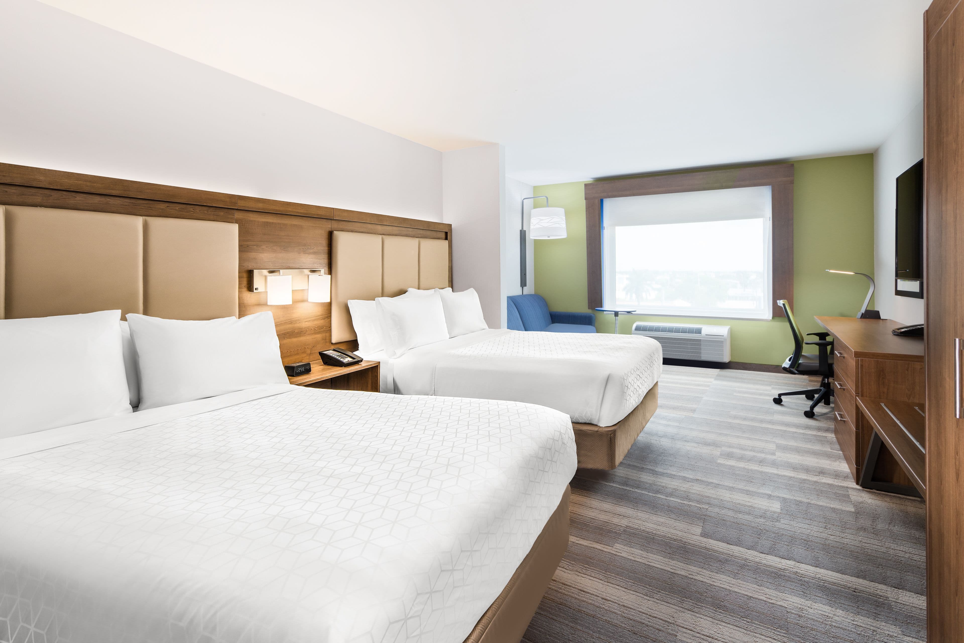 Holiday Inn Express Ft. Lauderdale Cruise-Airport — 14