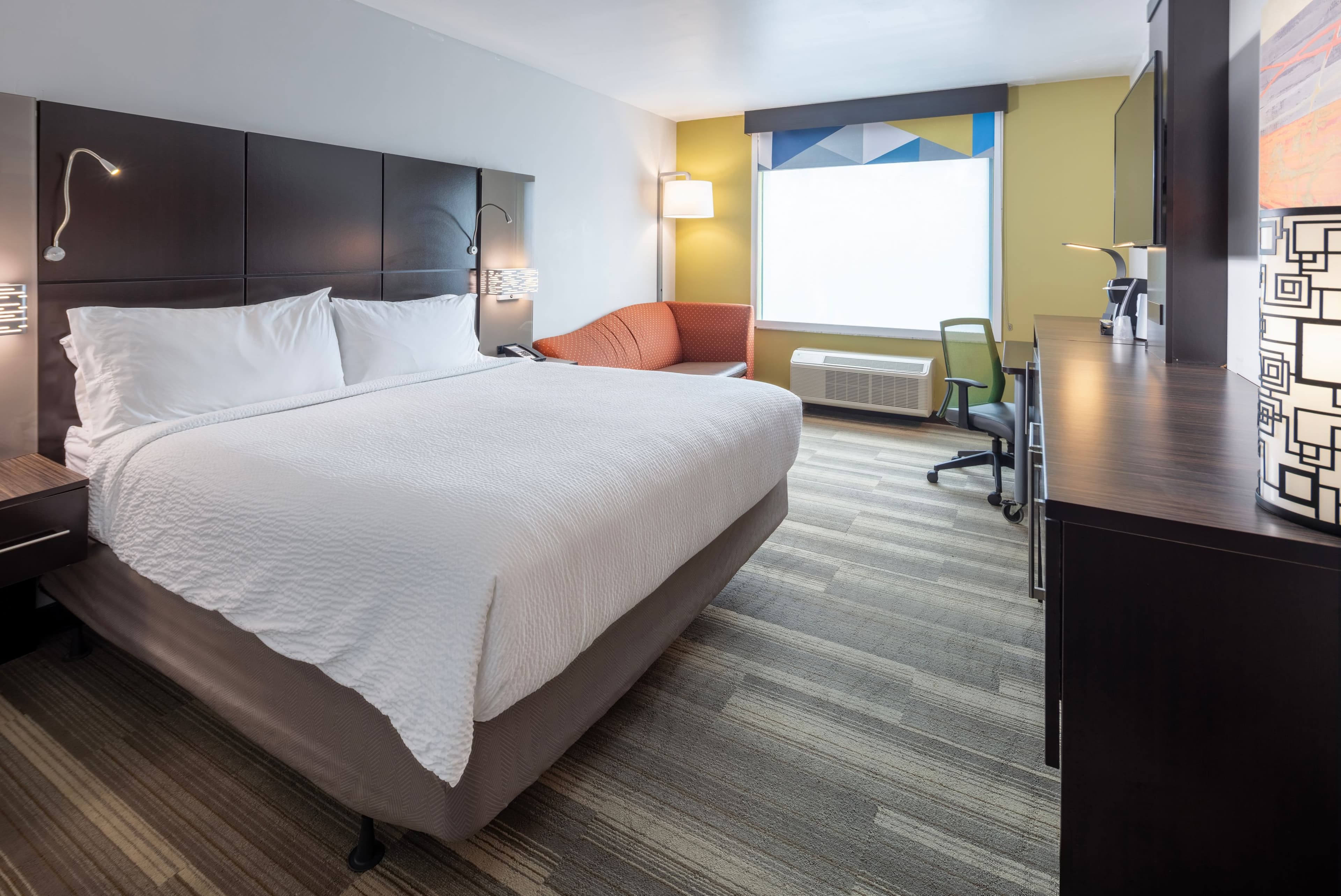 Holiday Inn Express Ft. Lauderdale Cruise-Airport — 10