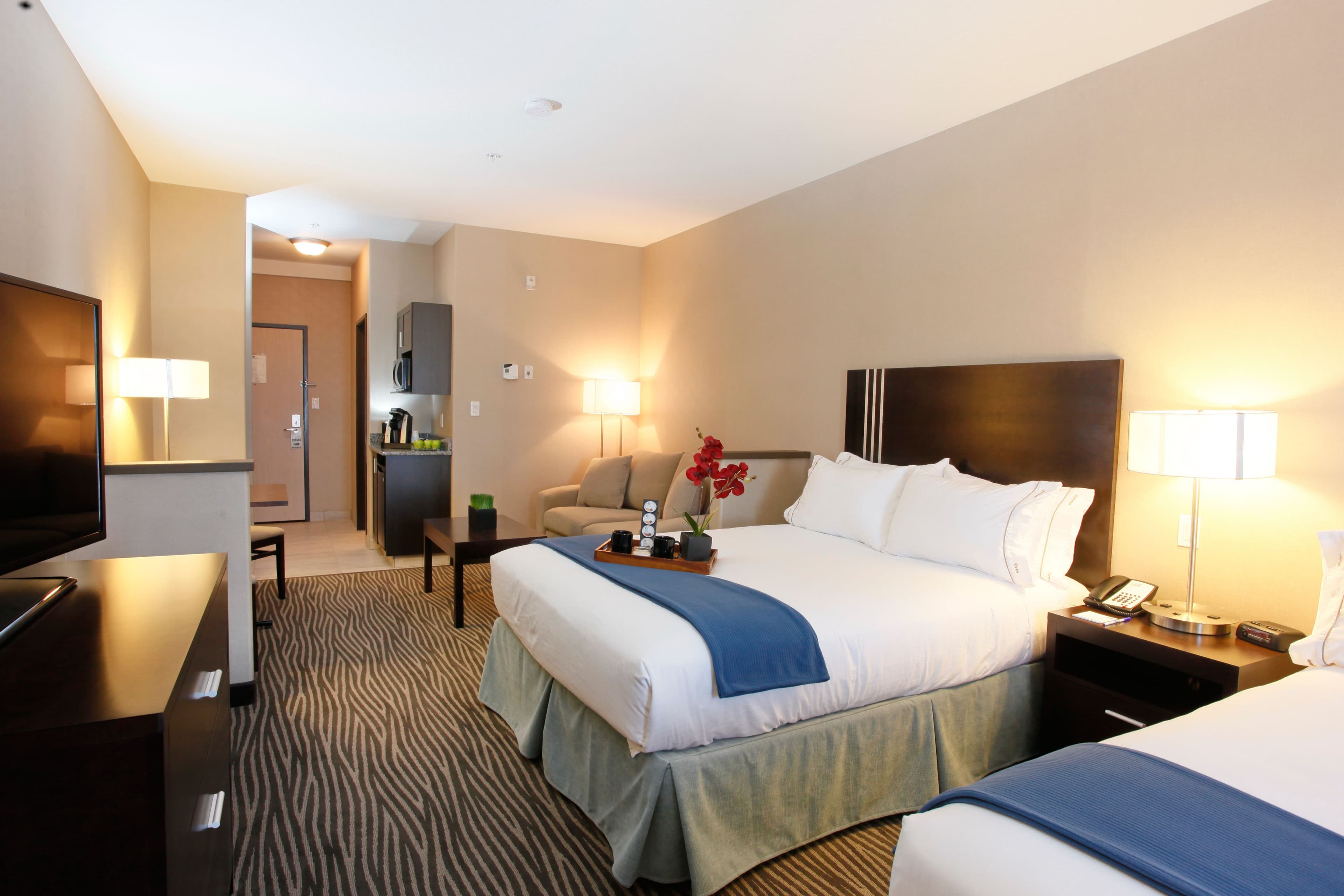 Holiday Inn Express Fort St John - Image 2