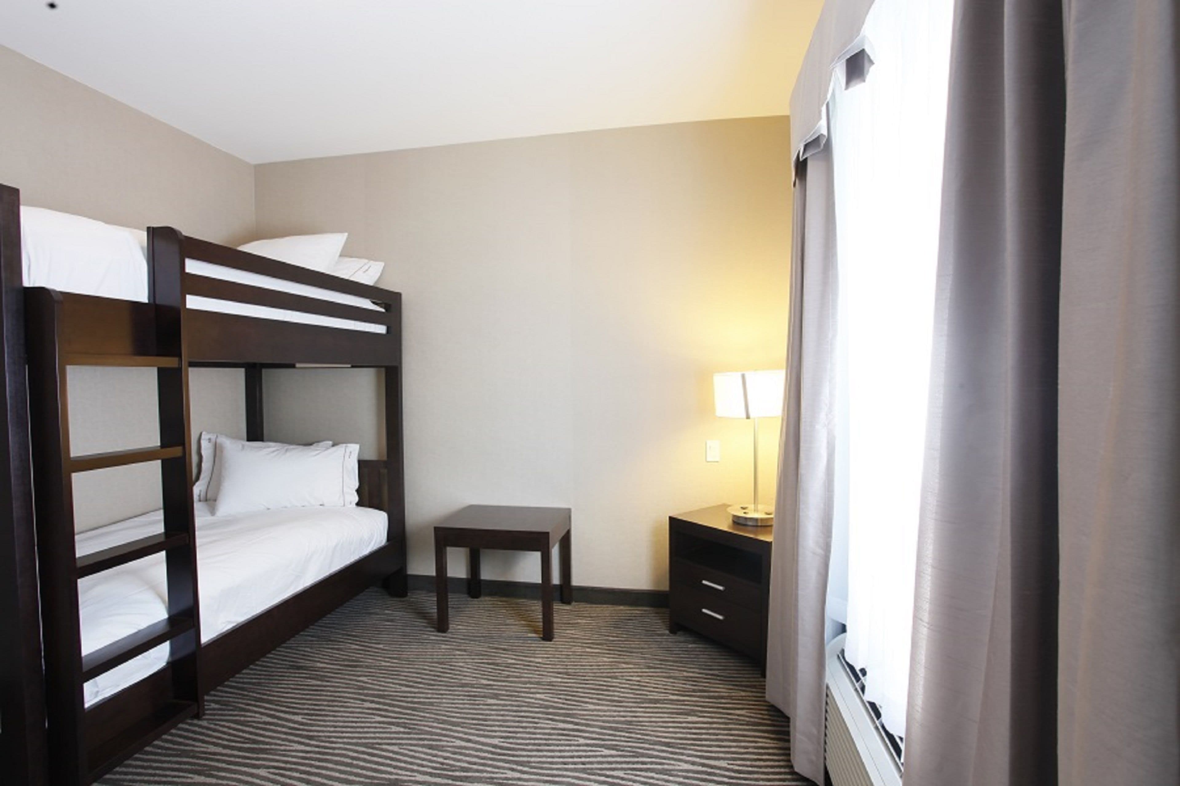 Holiday Inn Express Fort St John — 9