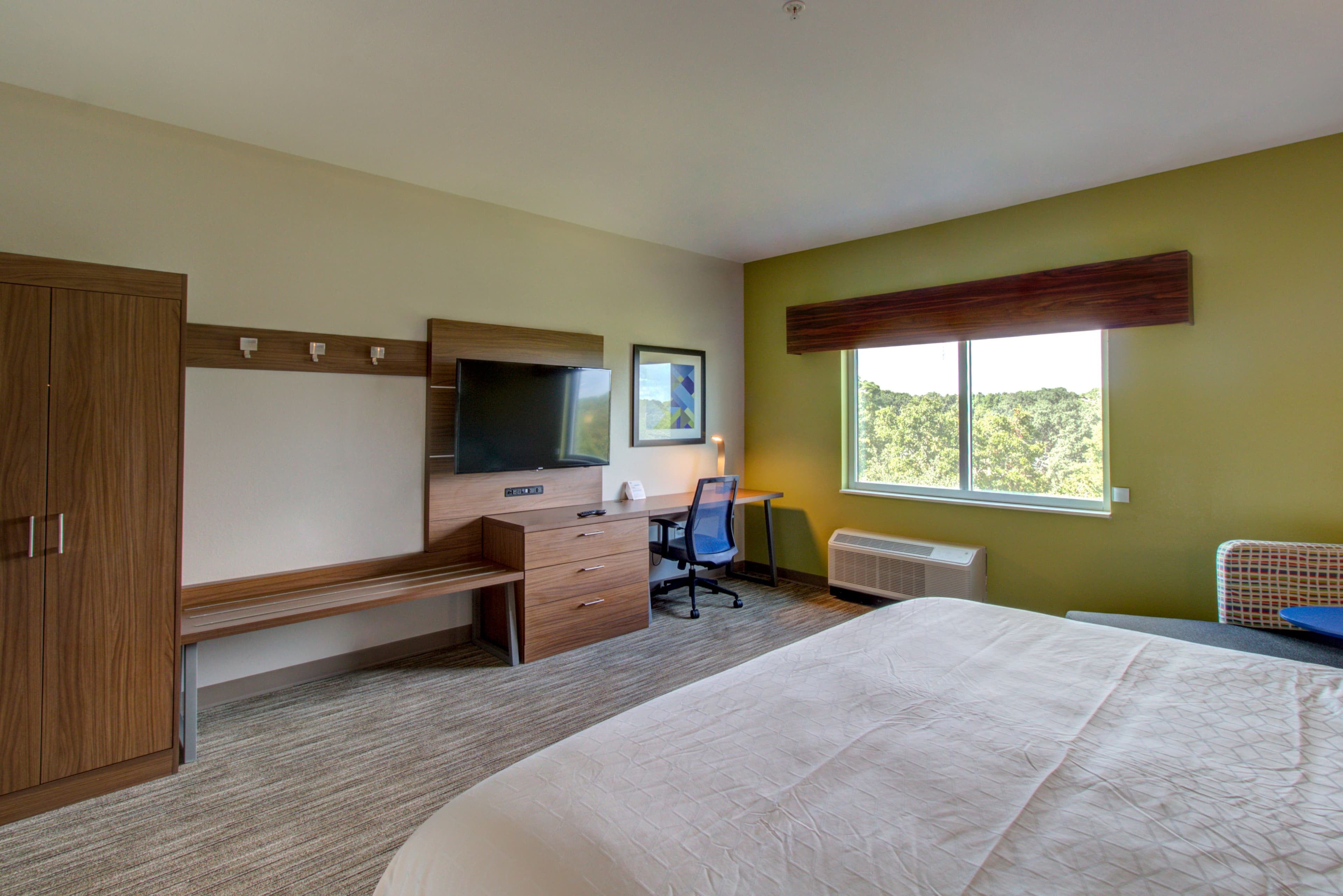 Holiday Inn Express Fort Walton Beach Central — 7