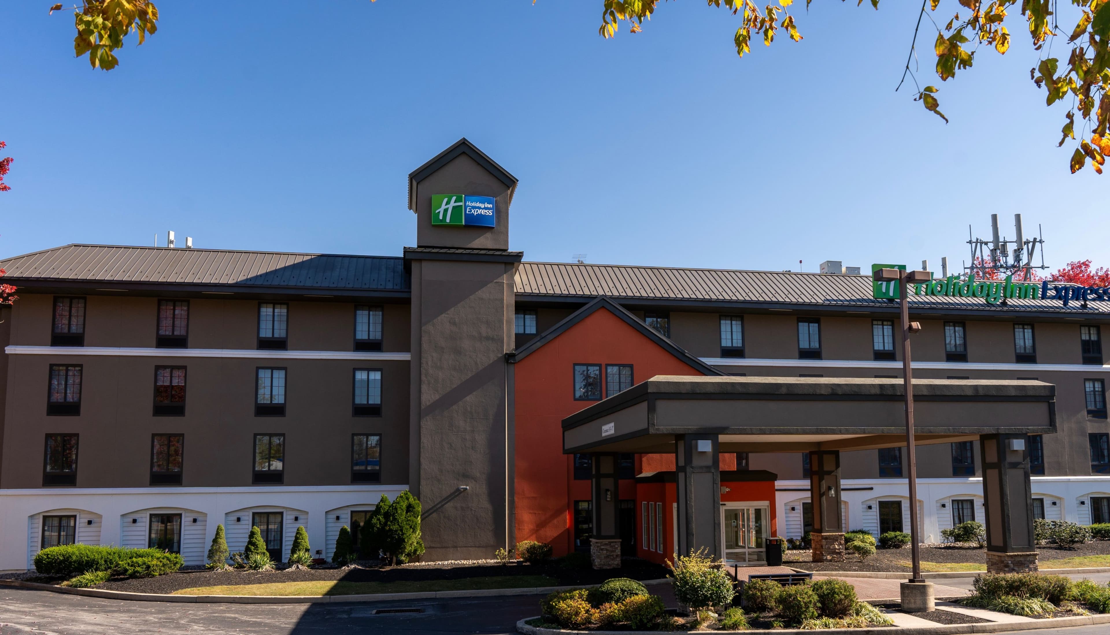 Holiday Inn Express Frazer-Malvern - Image 1