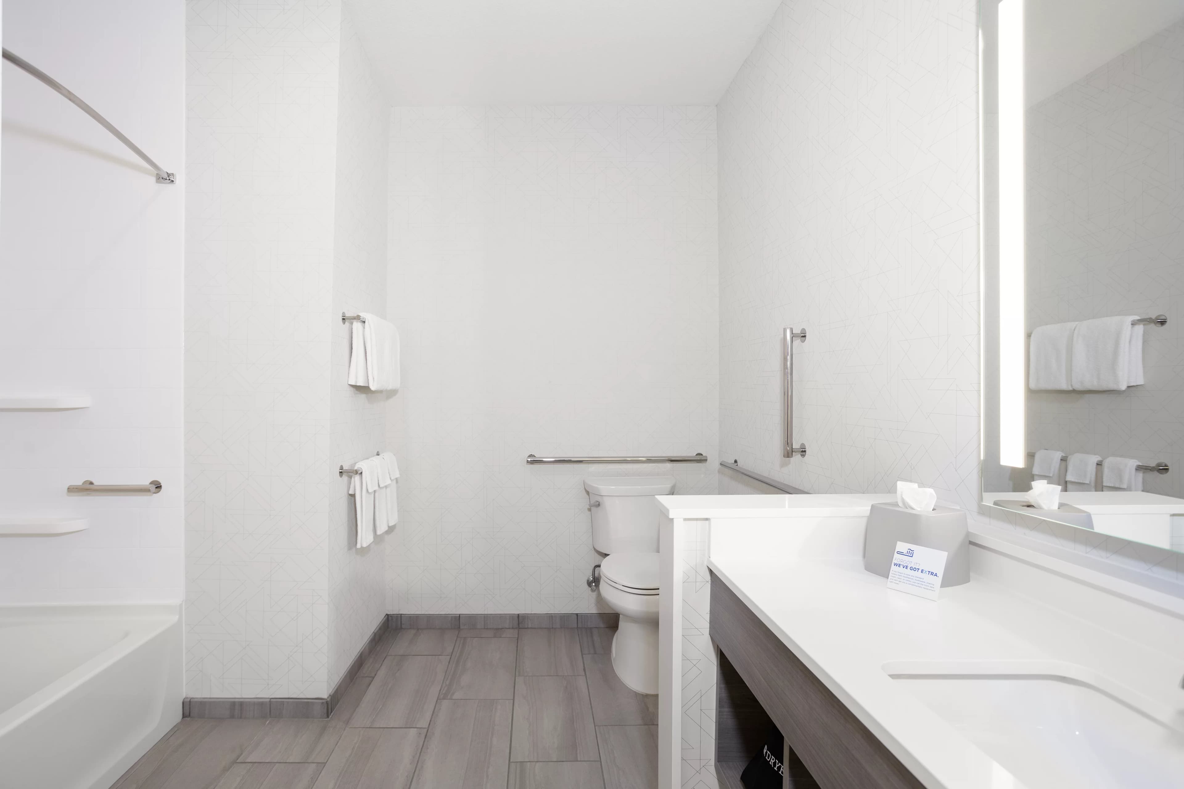 Holiday Inn Express Fredericksburg Southpoint — 6