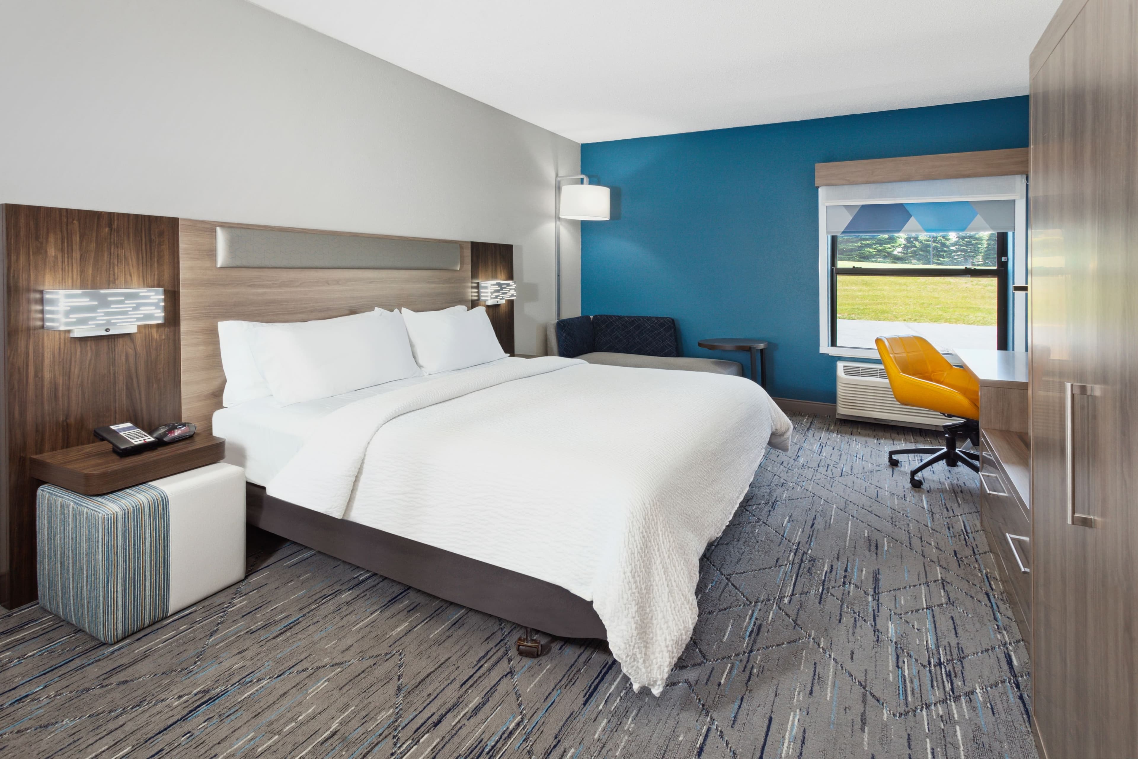 Holiday Inn Express Fremont - Image 4