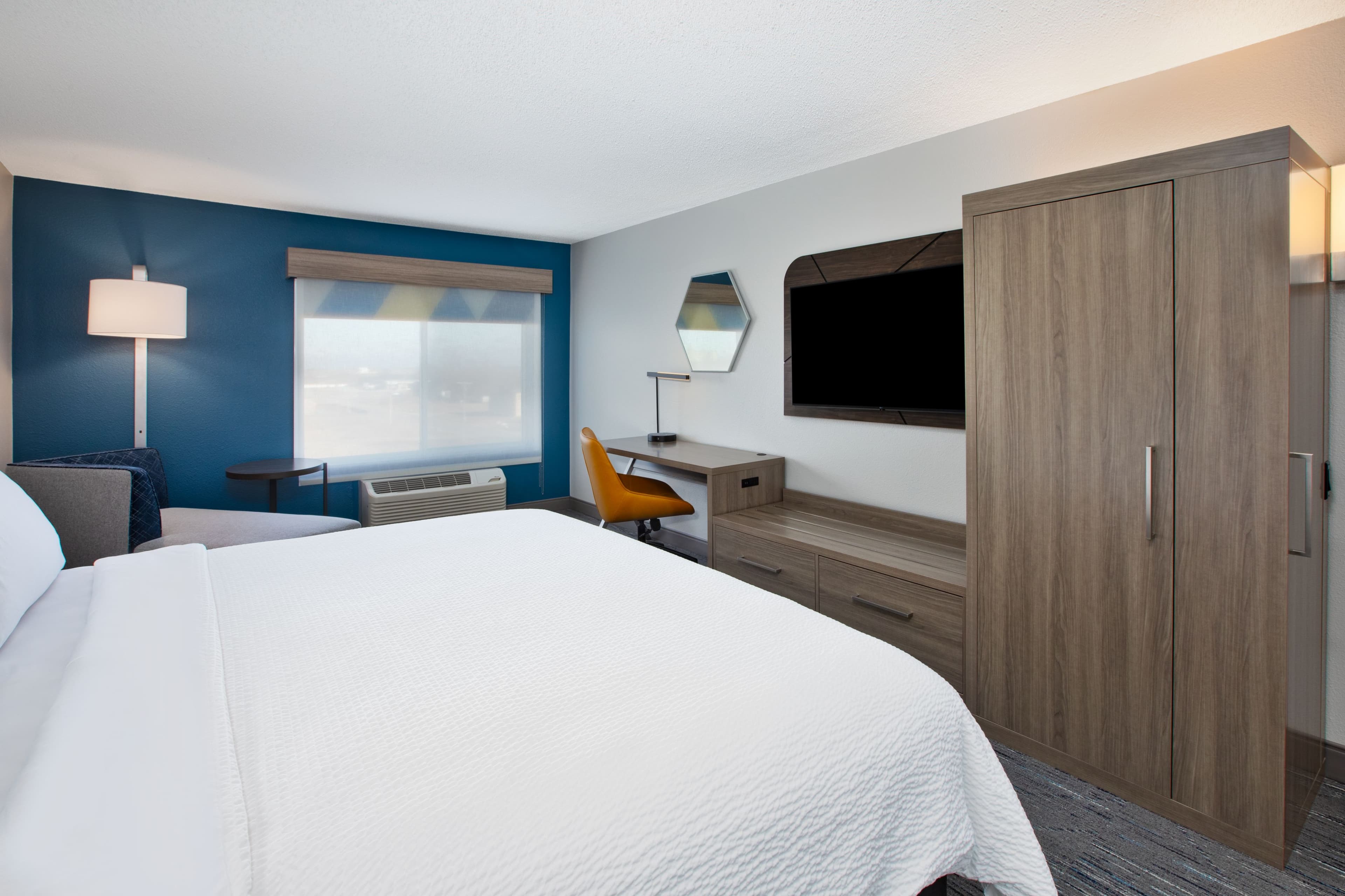 Holiday Inn Express Fremont — 6