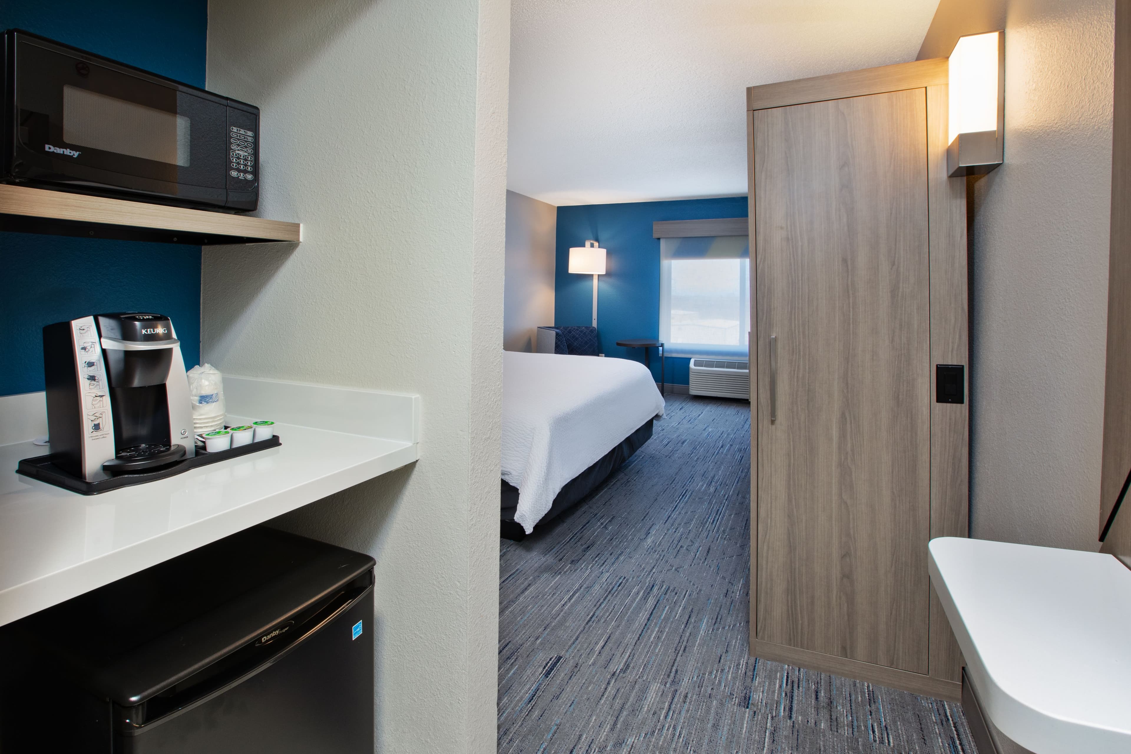 Holiday Inn Express Fremont - Image 5