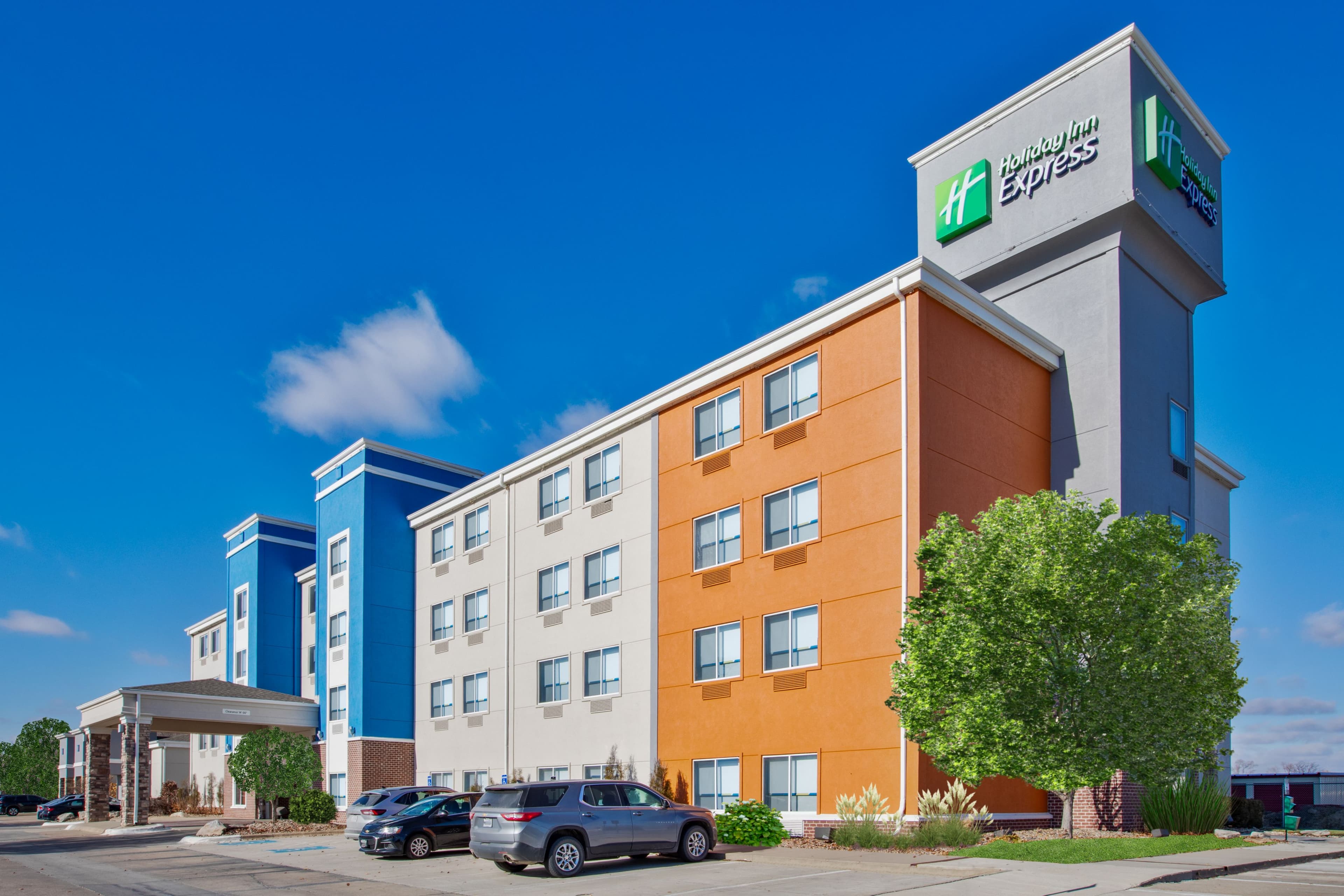 Holiday Inn Express Fremont - Image 1