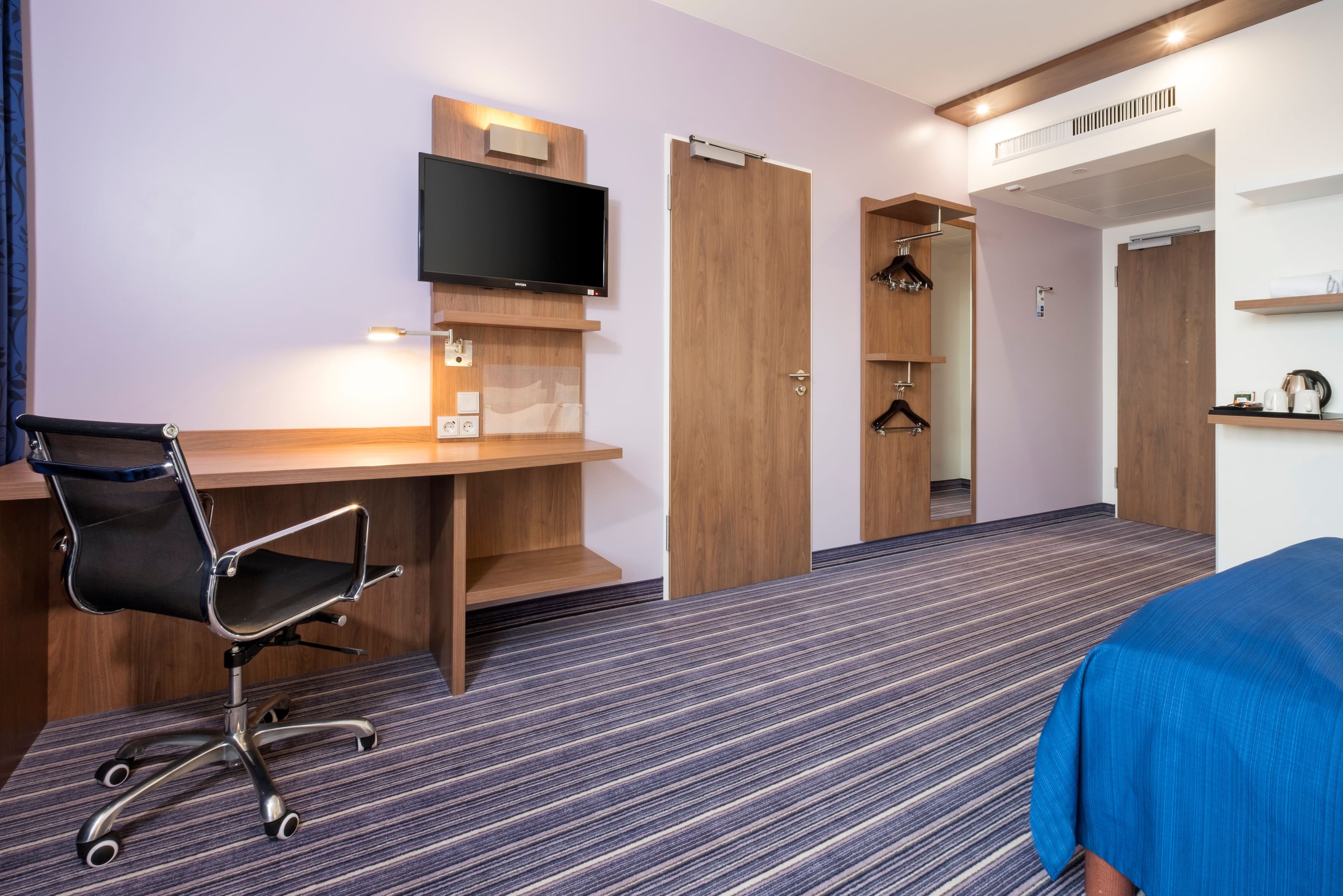 Holiday Inn Express Friedrichshafen - Image 4