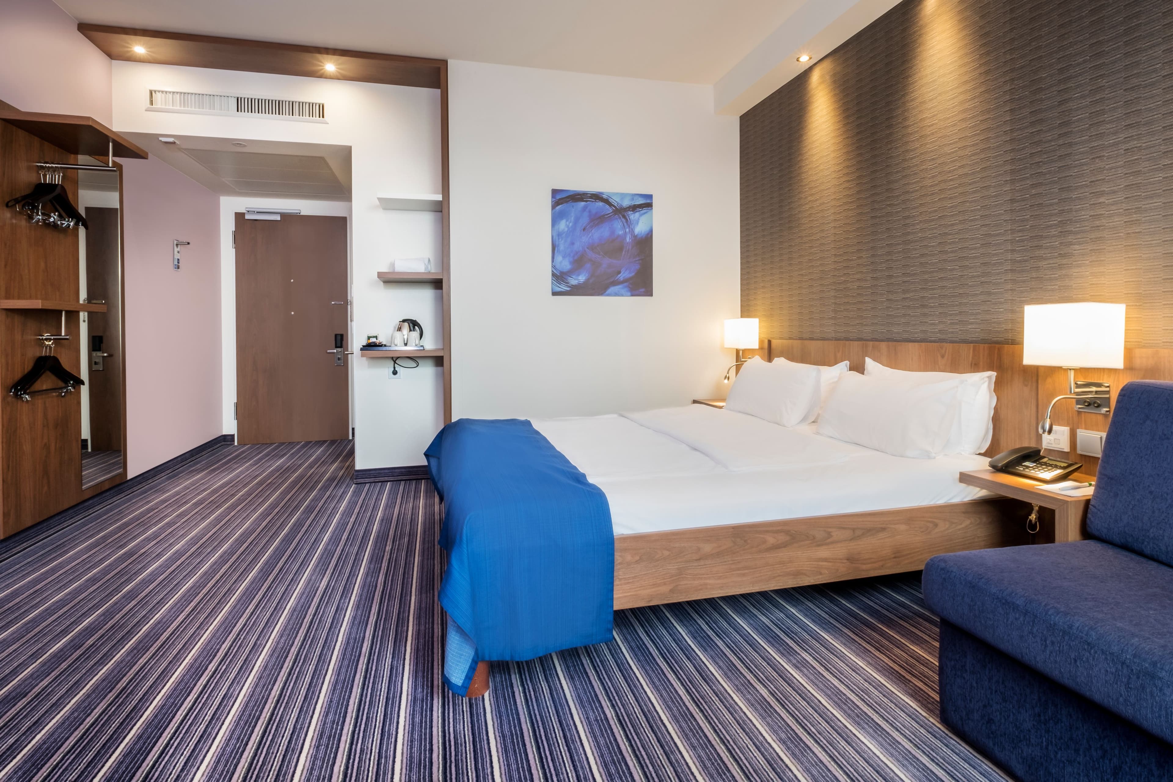 Holiday Inn Express Friedrichshafen - Image 5
