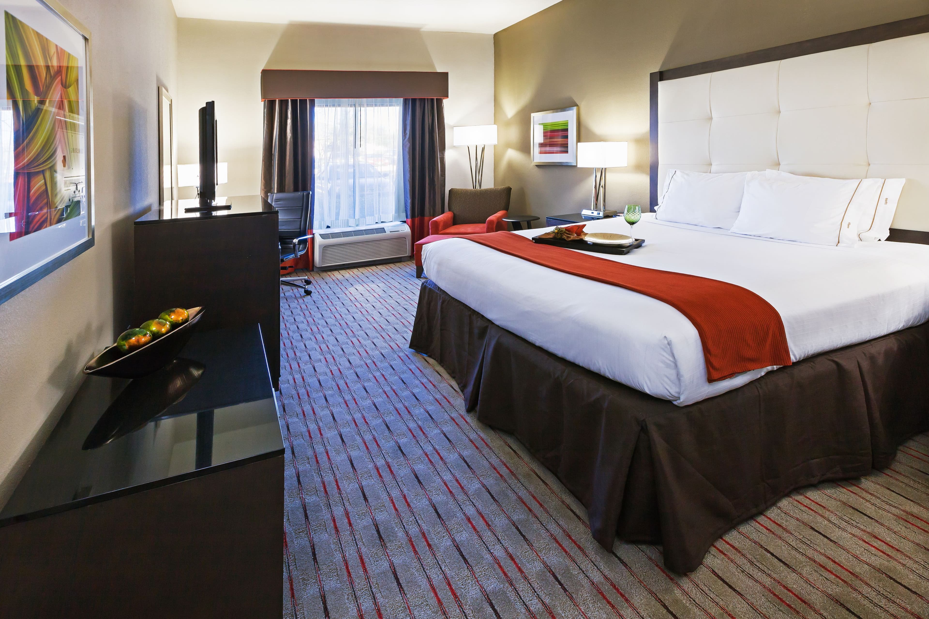 Holiday Inn Express Frisco Legacy Park Area - Image 4
