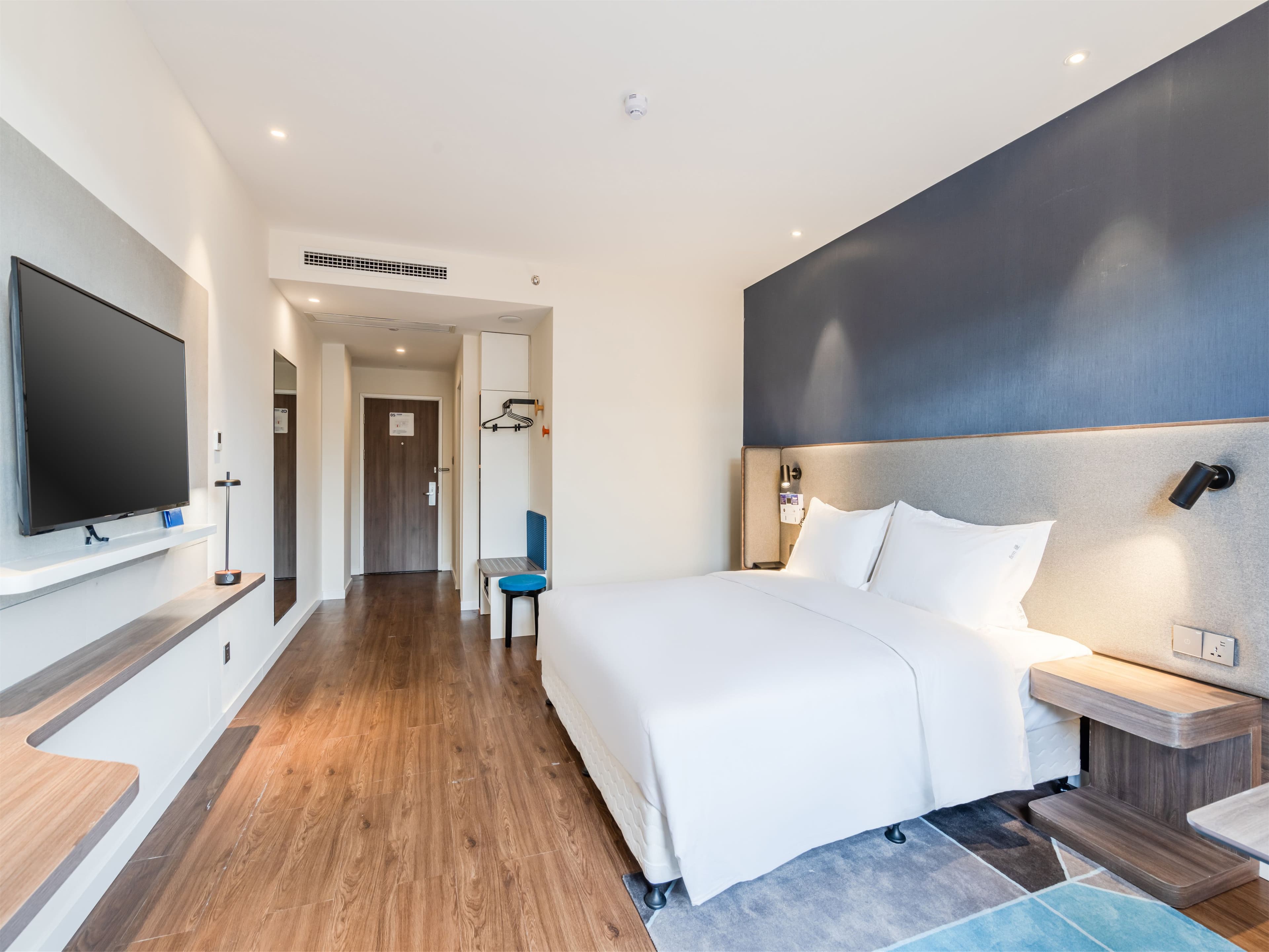 Holiday Inn Express Litang - Image 2
