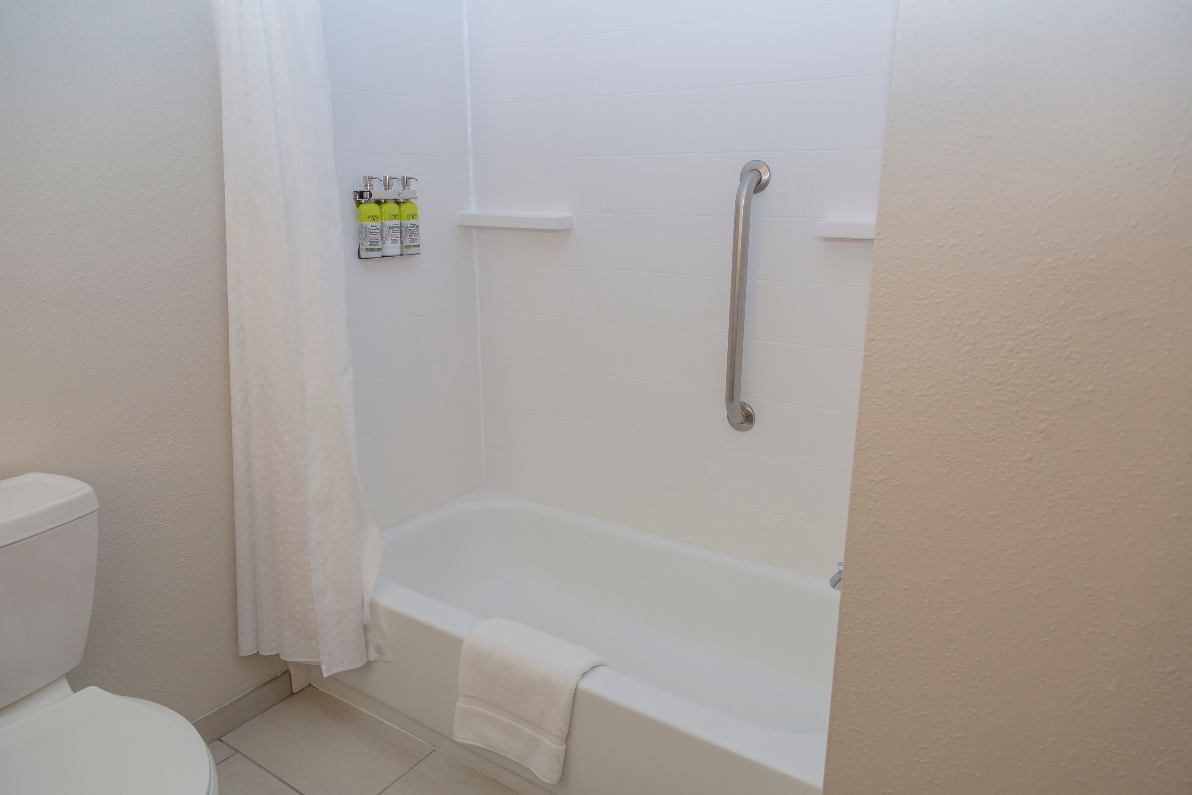 Holiday Inn Express Clayton (Se Raleigh) — 11