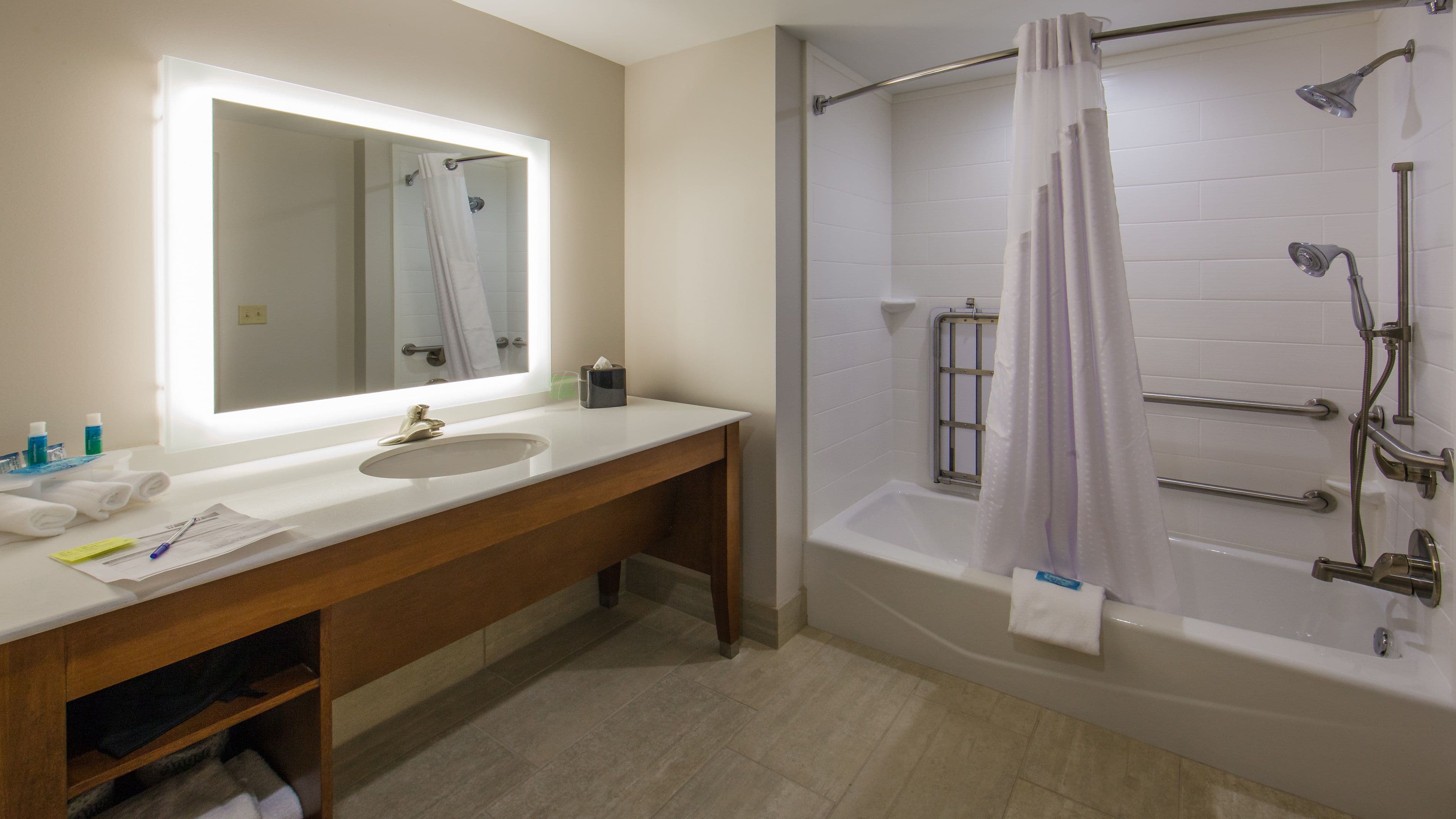 Holiday Inn Express Gatlinburg Downtown — 25