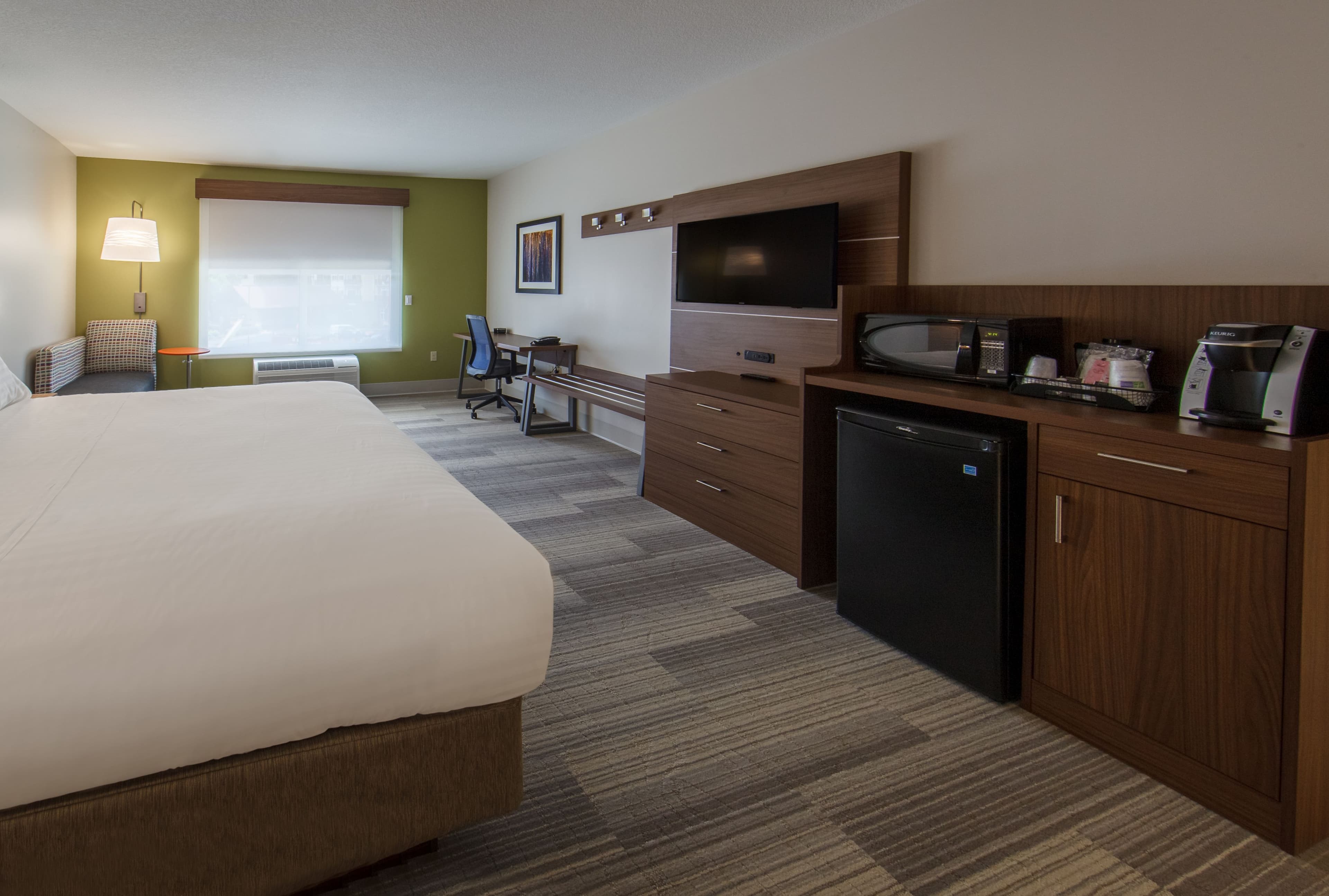 Holiday Inn Express Gatlinburg Downtown - Image 3