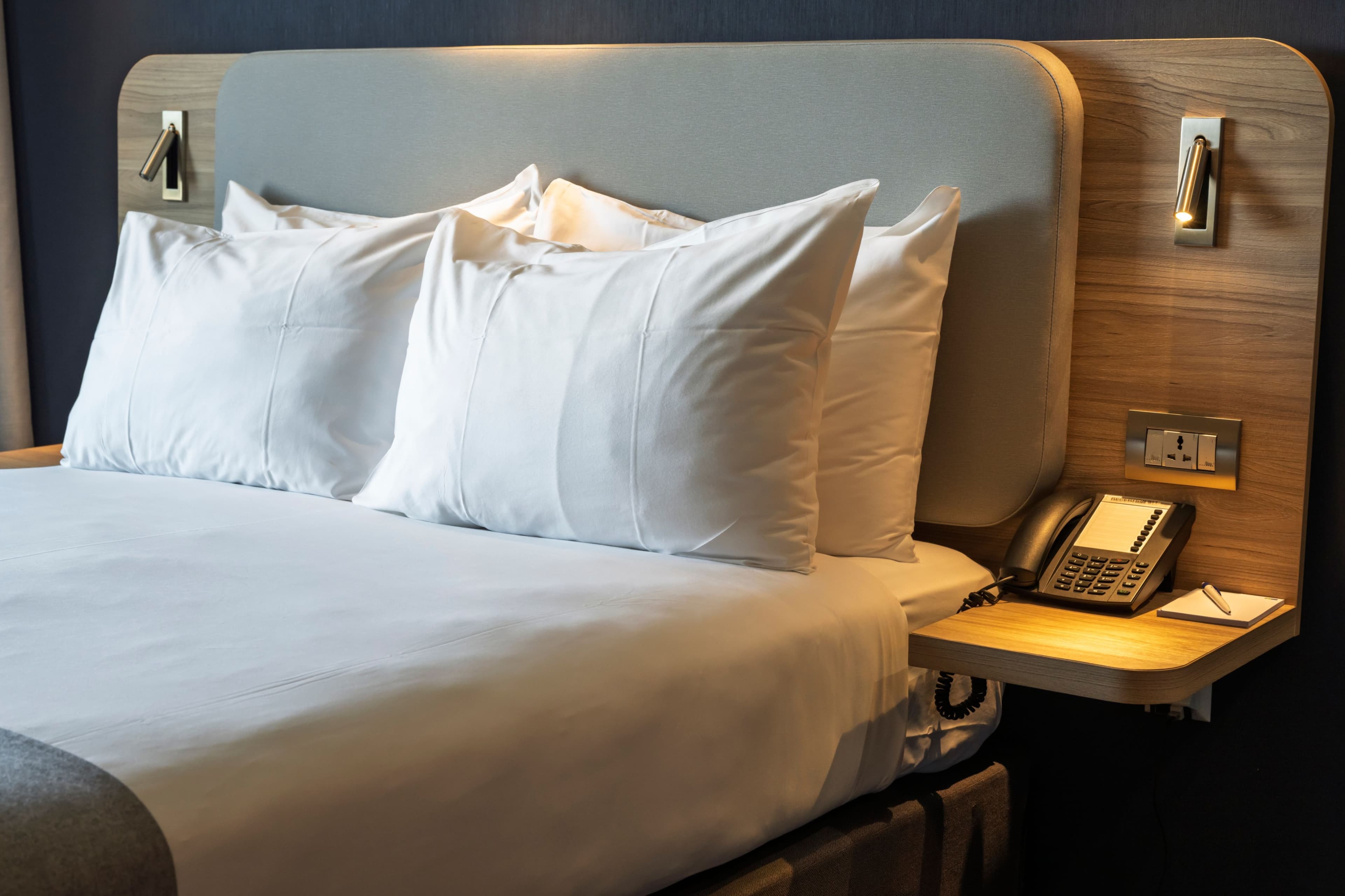 Holiday Inn Express Geneva Airport - Image 2