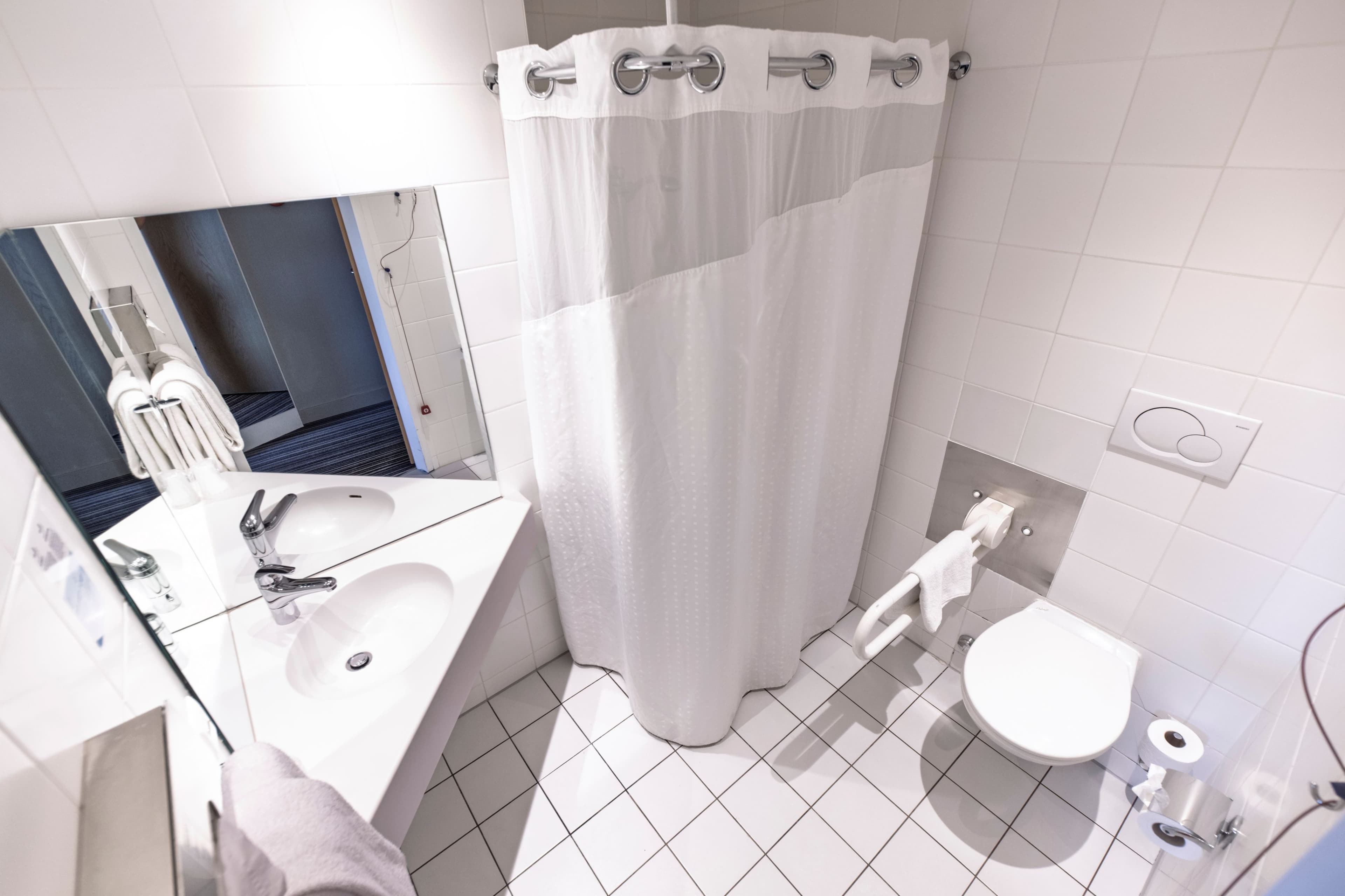 Holiday Inn Express Geneva Airport — 14