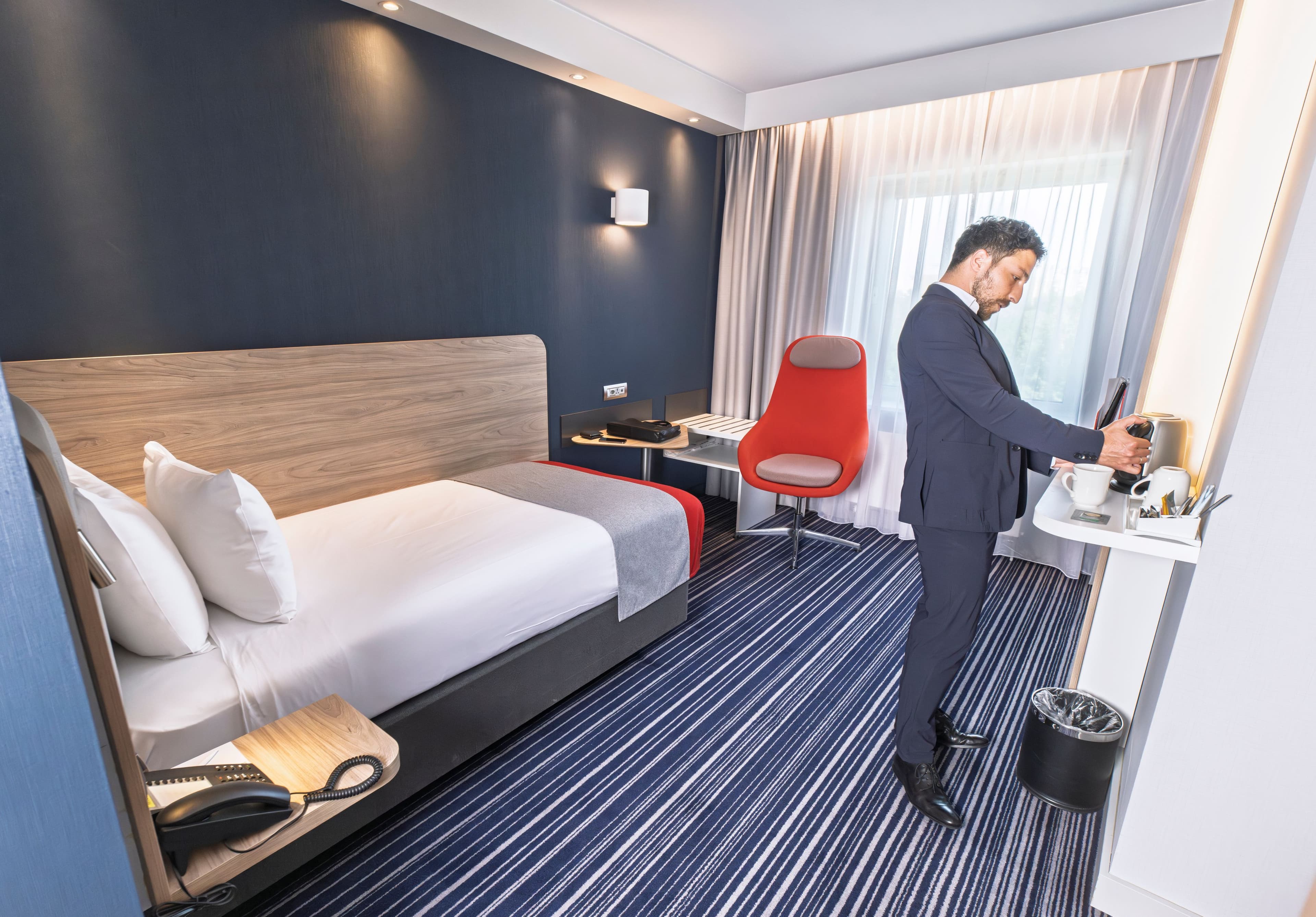 Holiday Inn Express Geneva Airport — 10