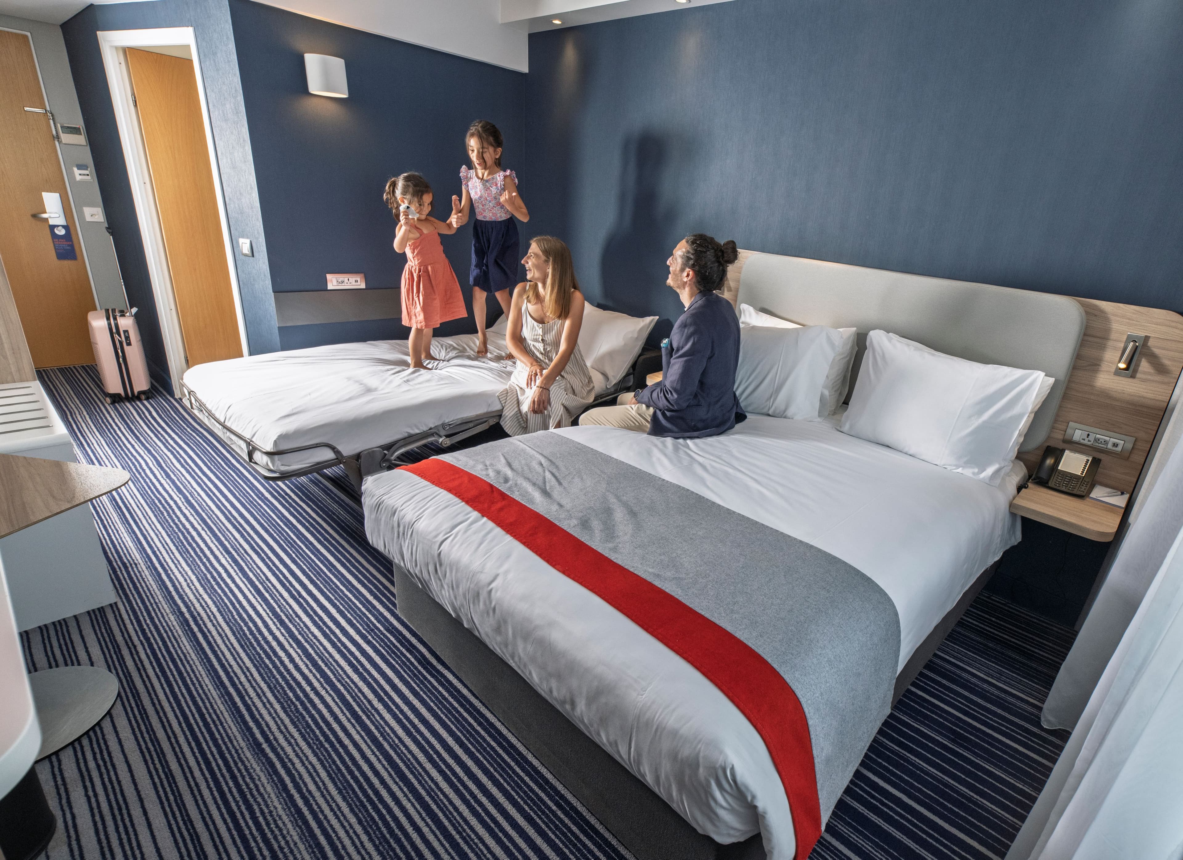 Holiday Inn Express Geneva Airport - Image 4