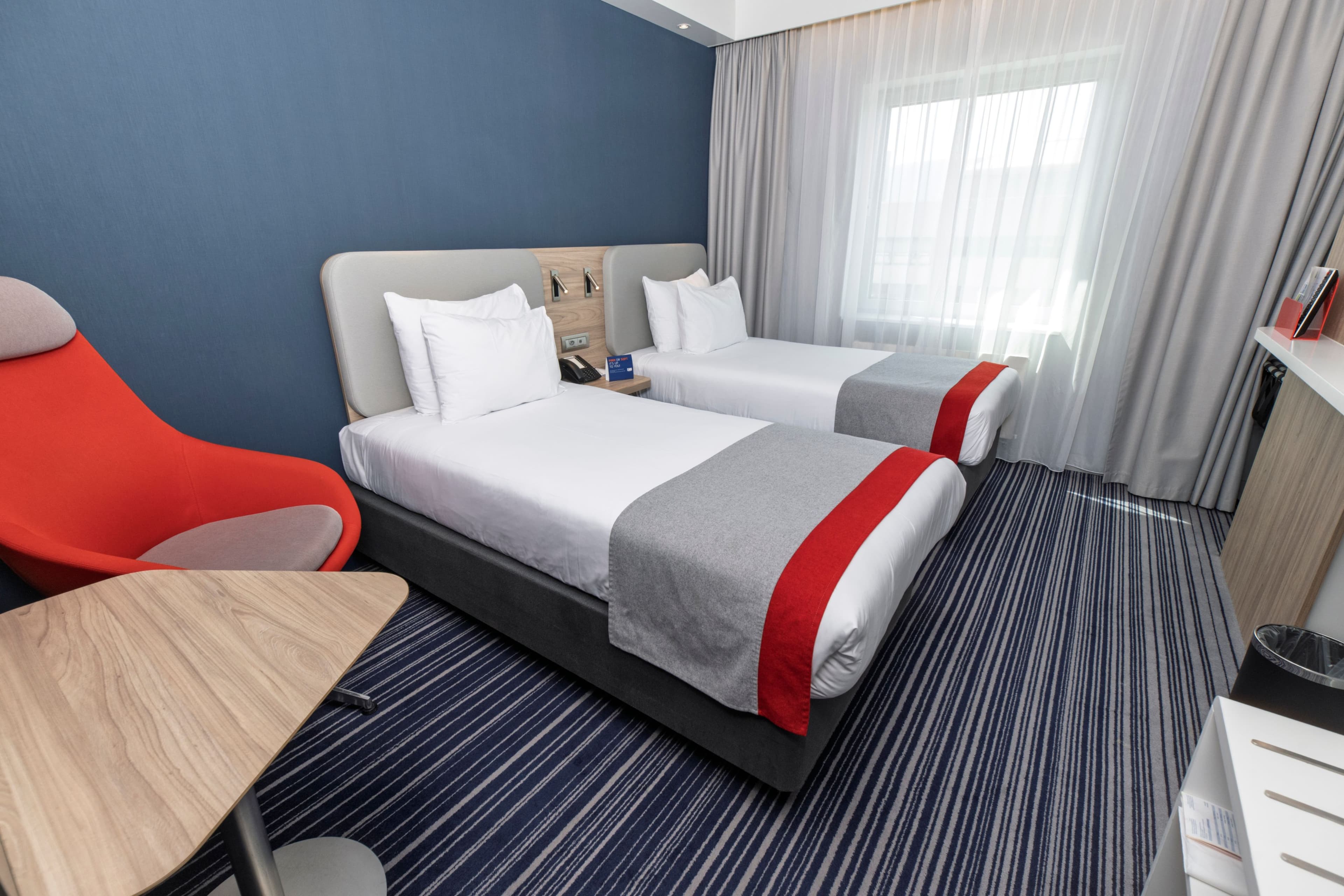 Holiday Inn Express Geneva Airport — 15