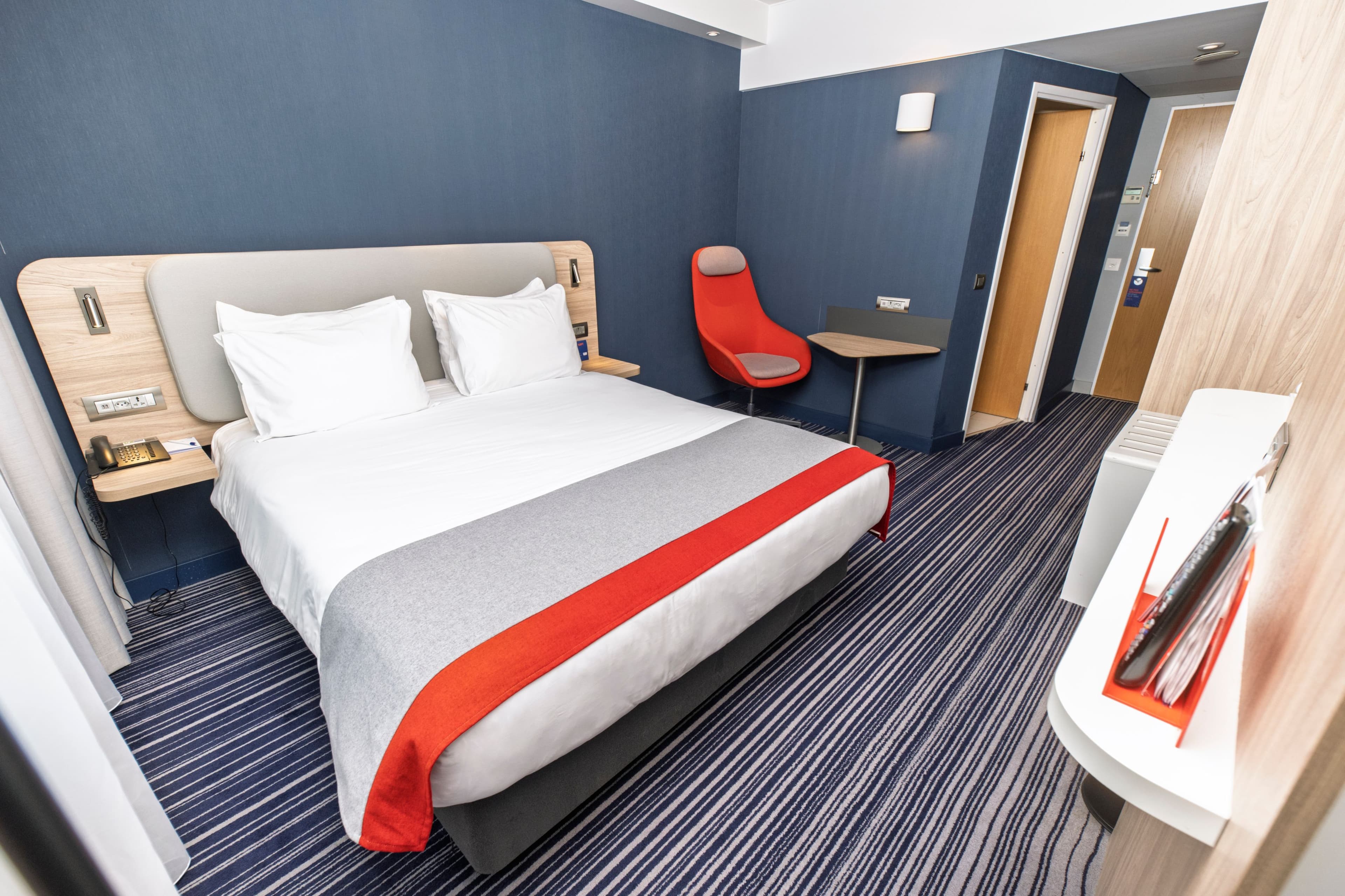 Holiday Inn Express Geneva Airport — 6