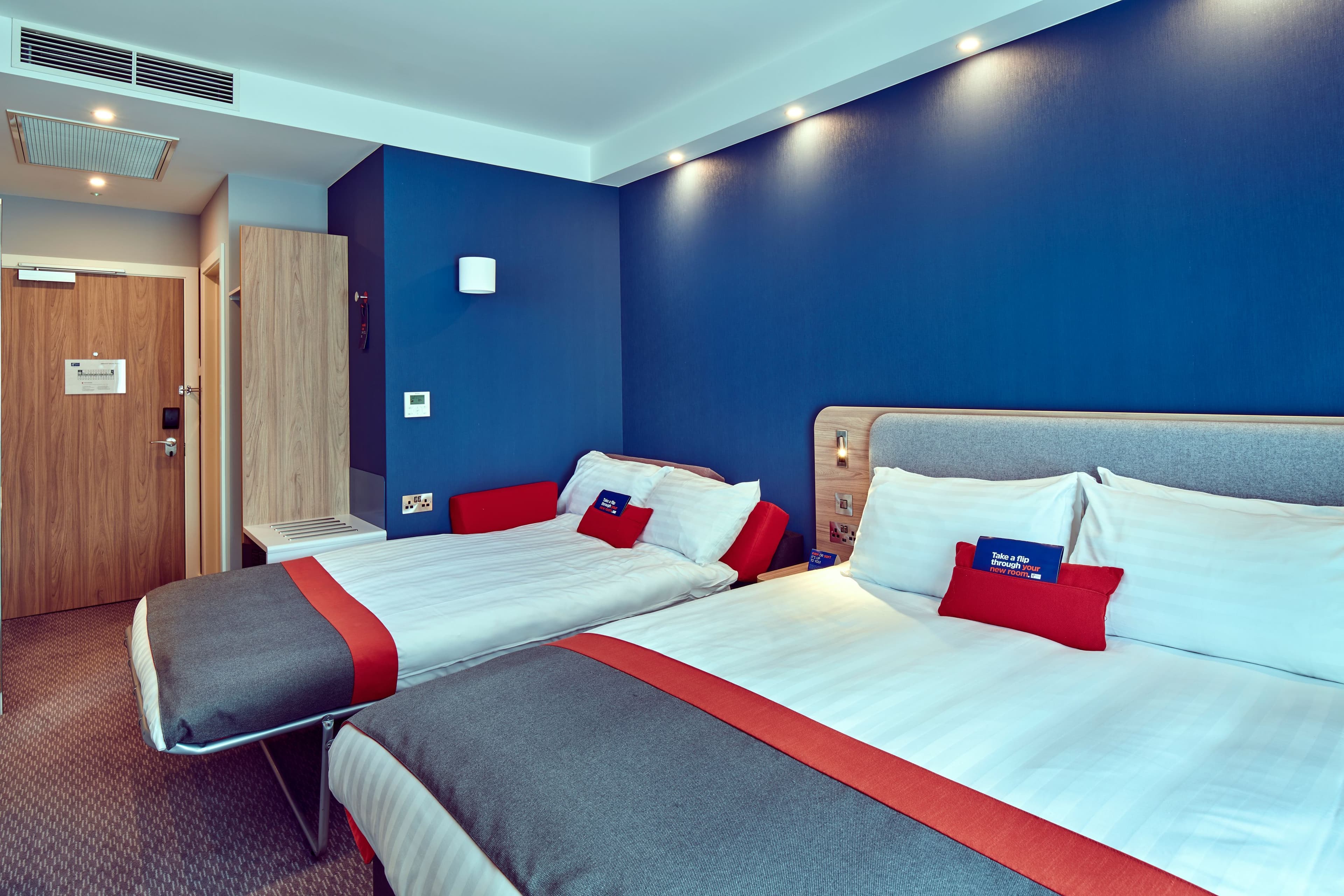 Holiday Inn Express Gibraltar - Image 4