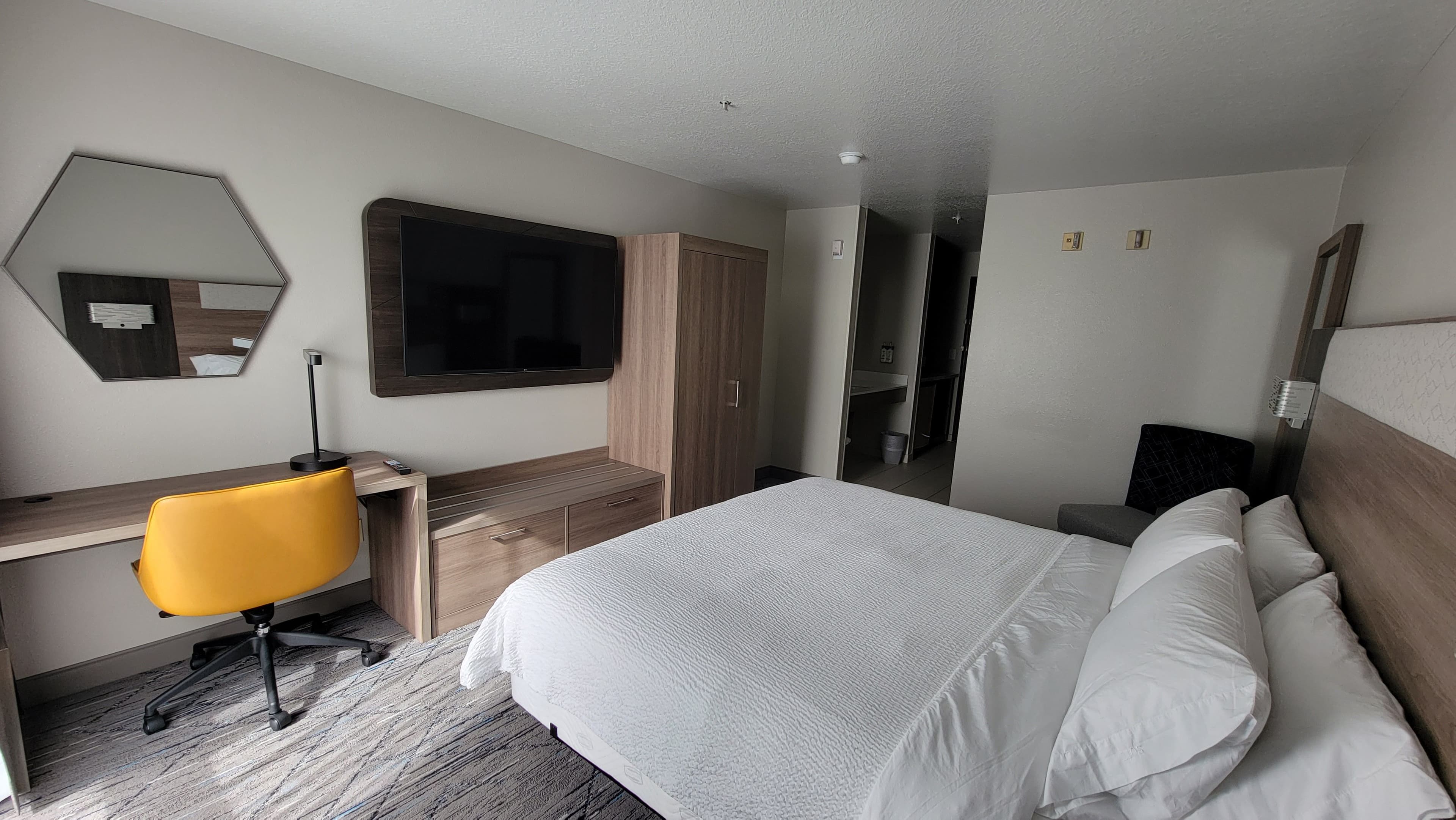 Holiday Inn Express Portland SE - Clackamas Area - Image 5