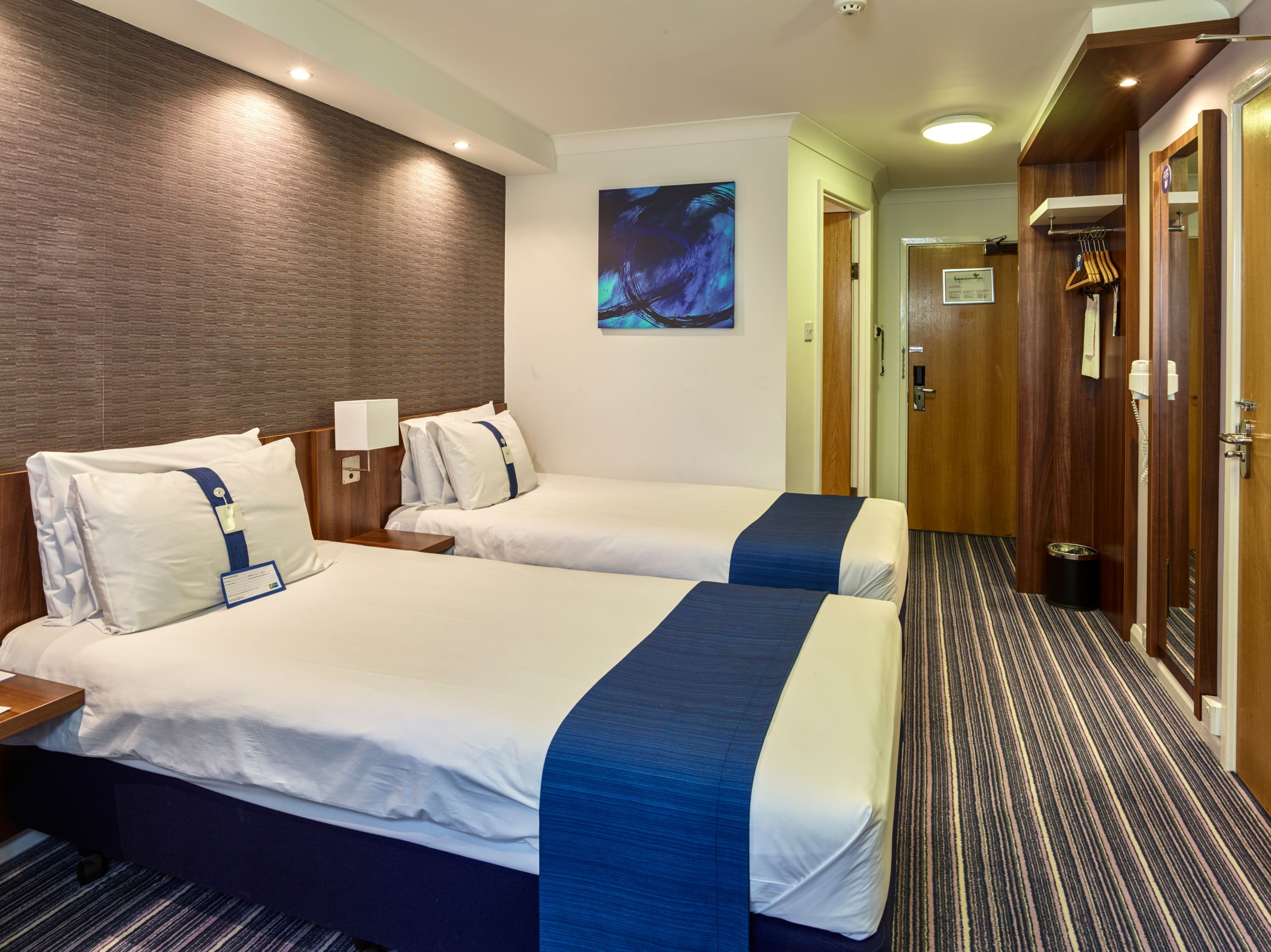 Holiday Inn Express Glenrothes — 37