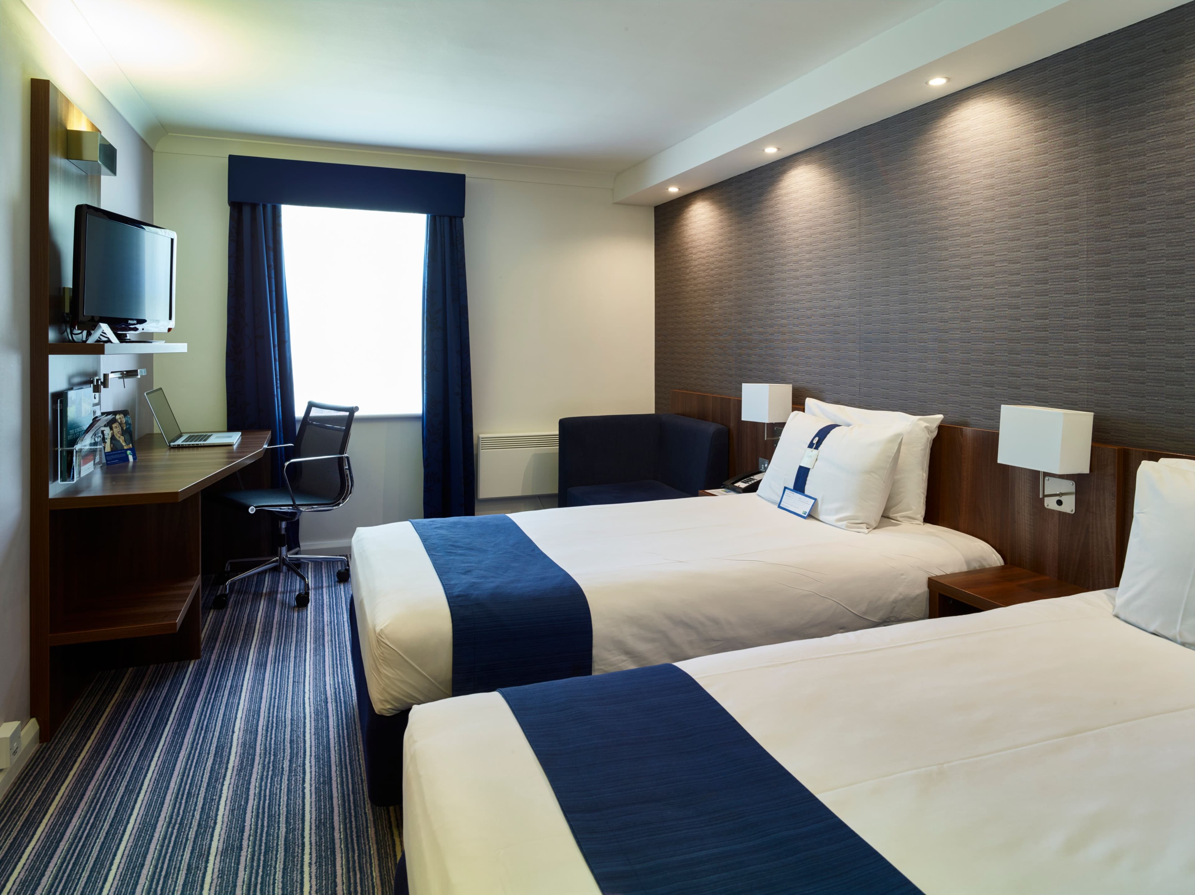 Holiday Inn Express Glenrothes — 35