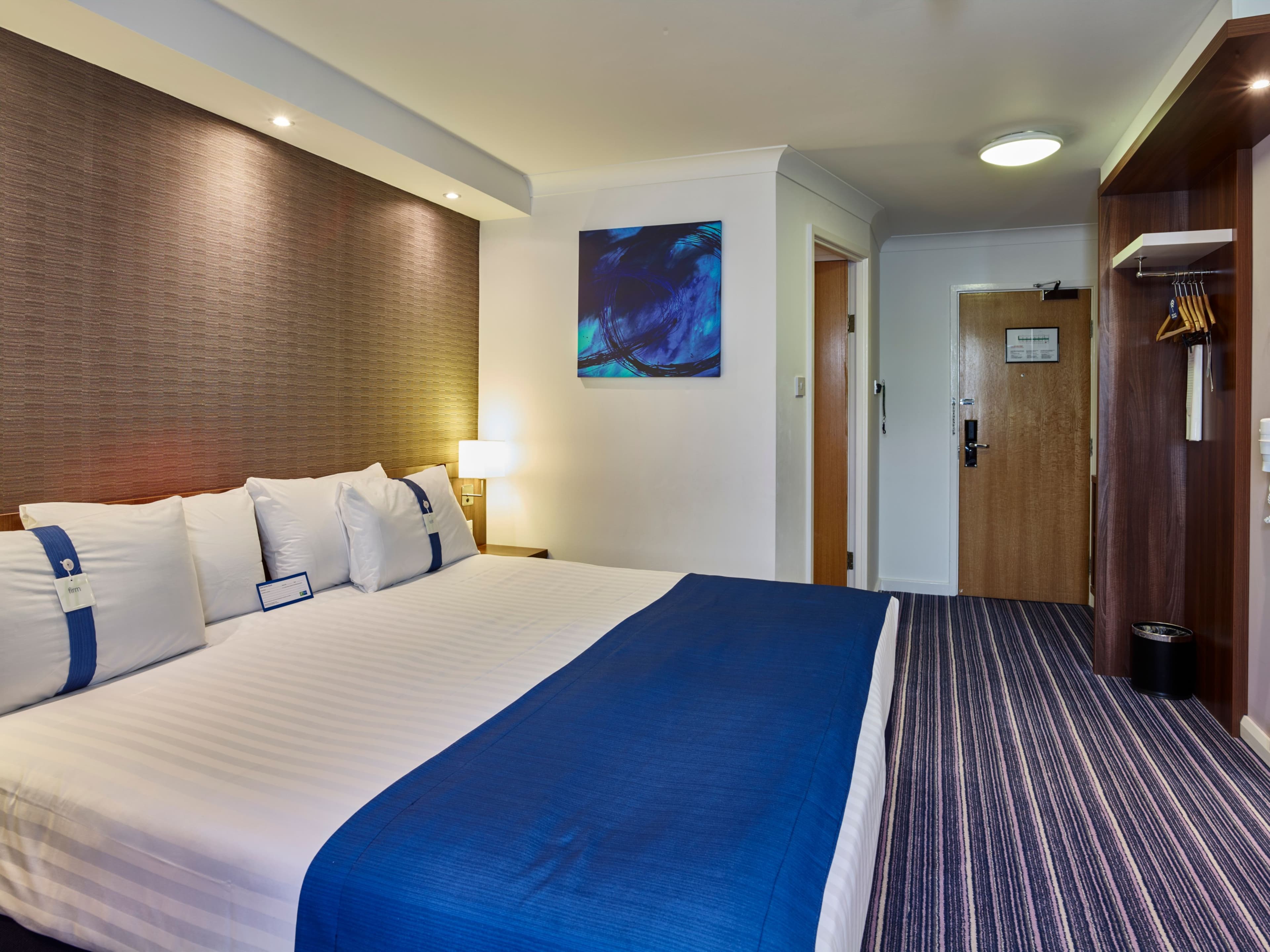 Holiday Inn Express Glenrothes - Image 3