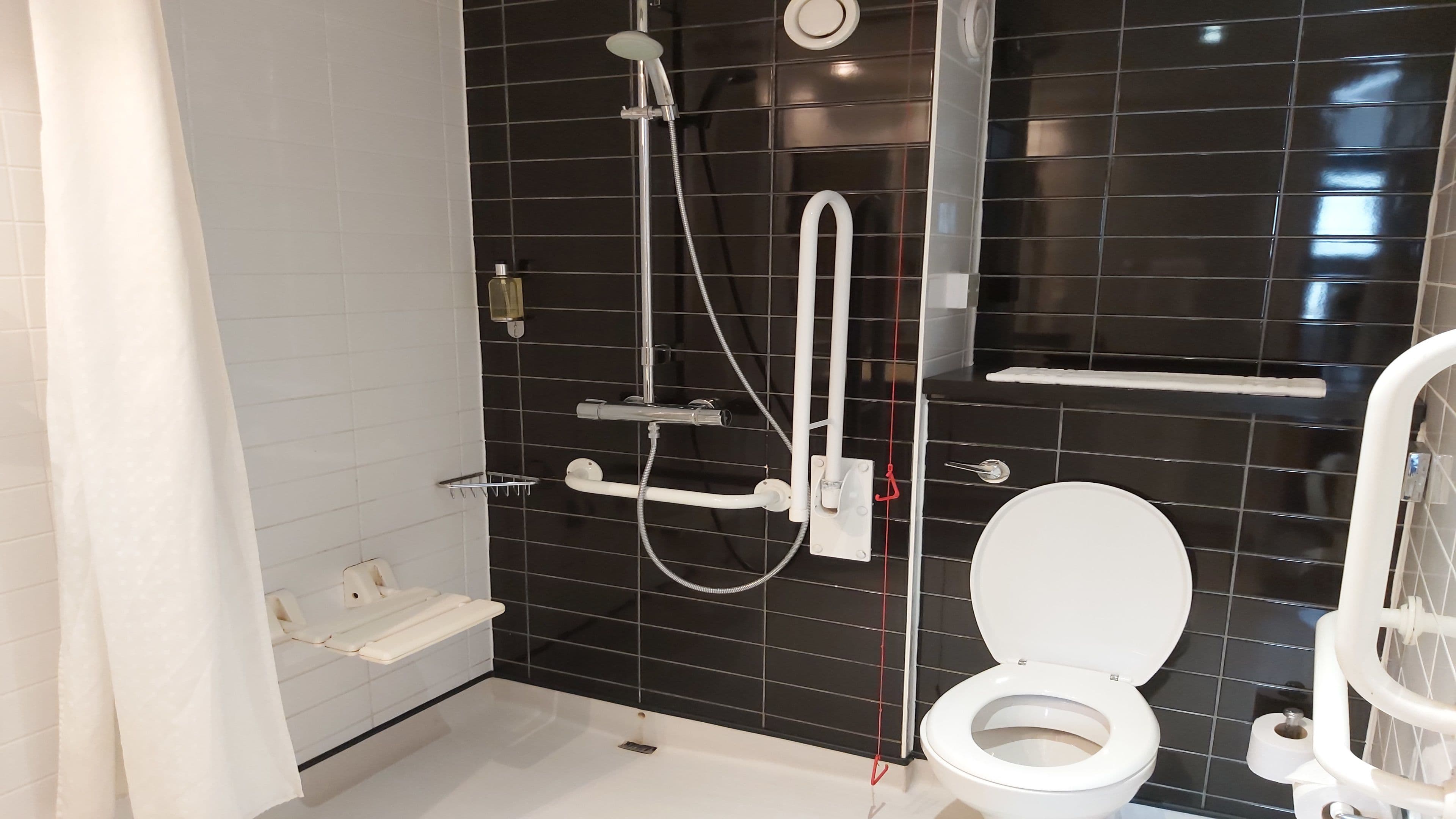 Holiday Inn Express Glenrothes — 7