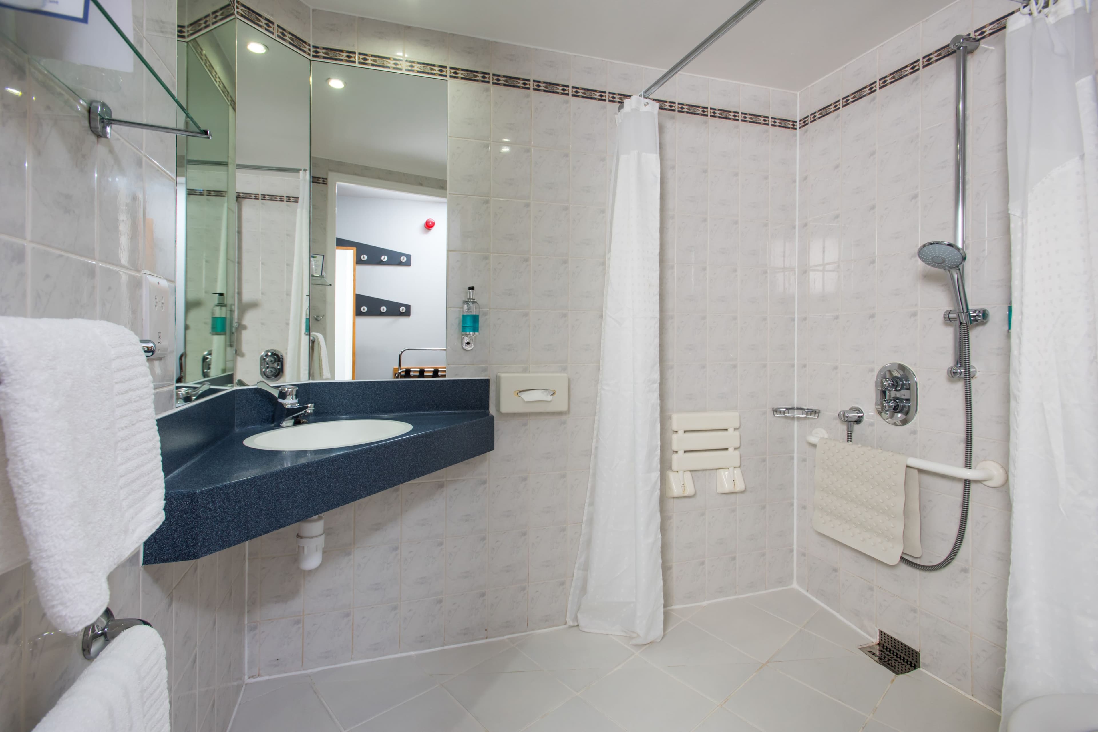 Holiday Inn Express Gloucester - South — 21